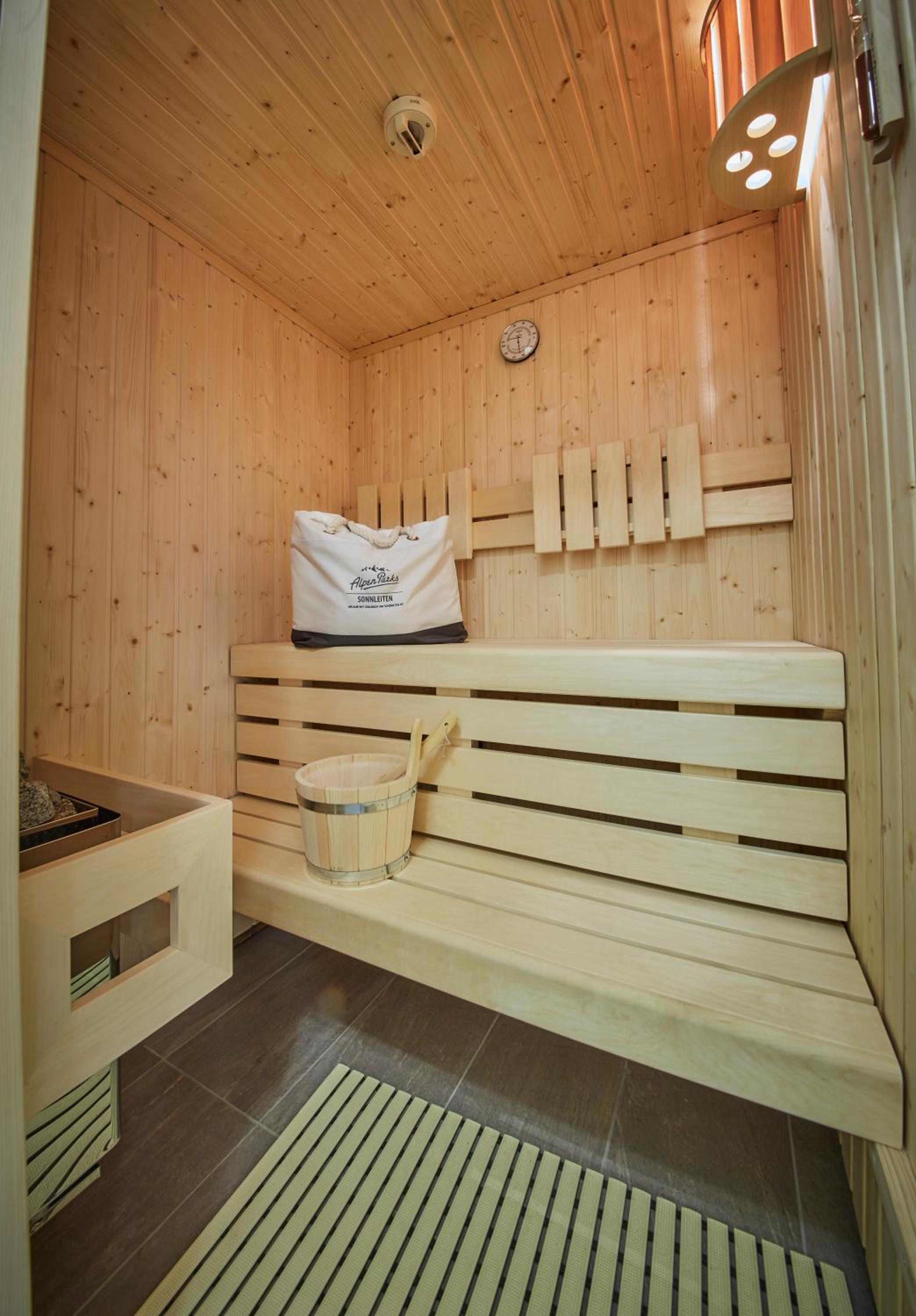 One-Bedroom Apartment with Sauna - Photo 17