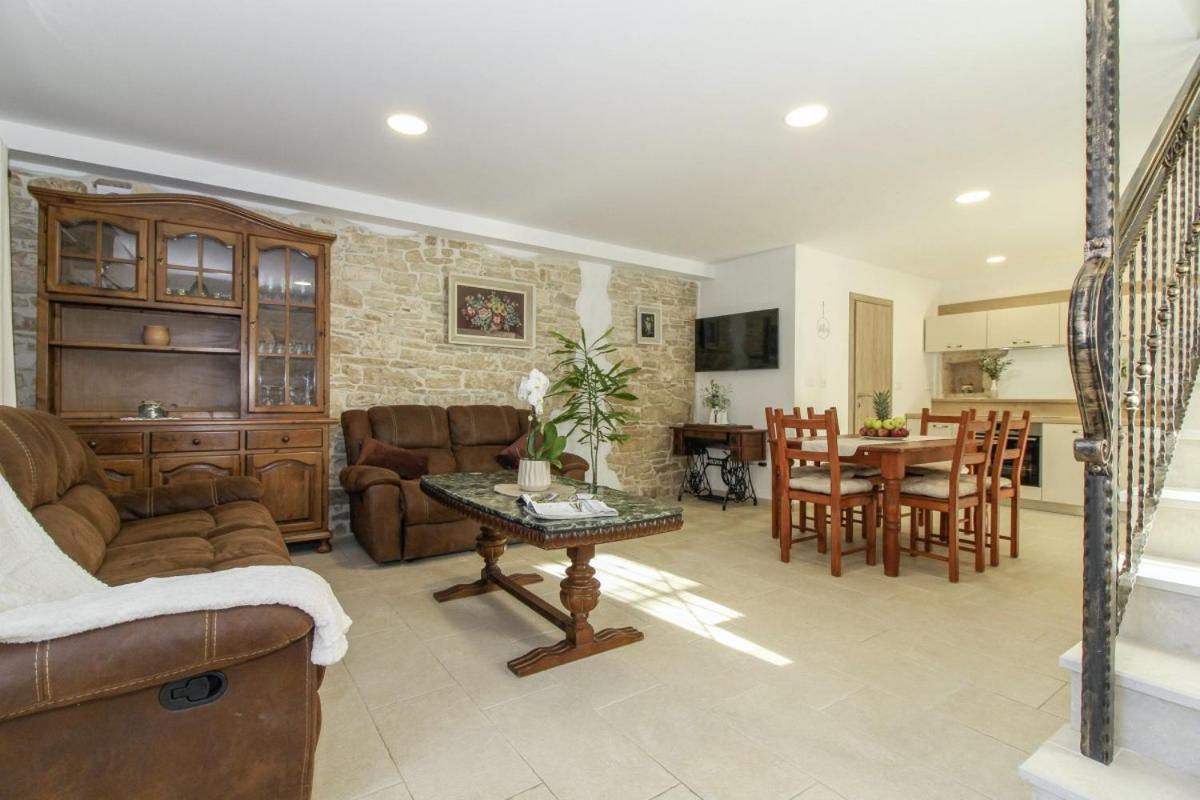 Villa com Piscina Privada