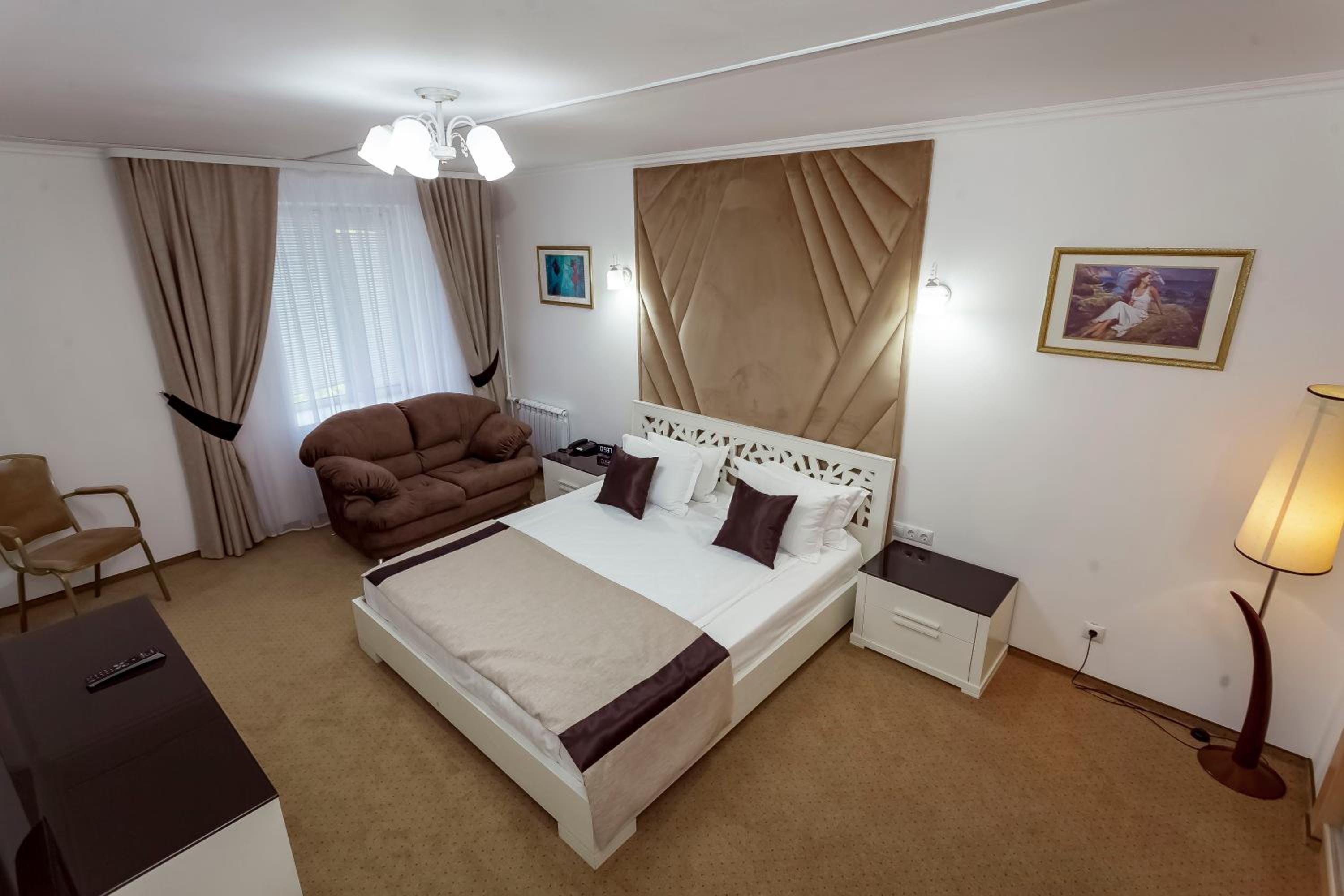 Suite - Photo 5