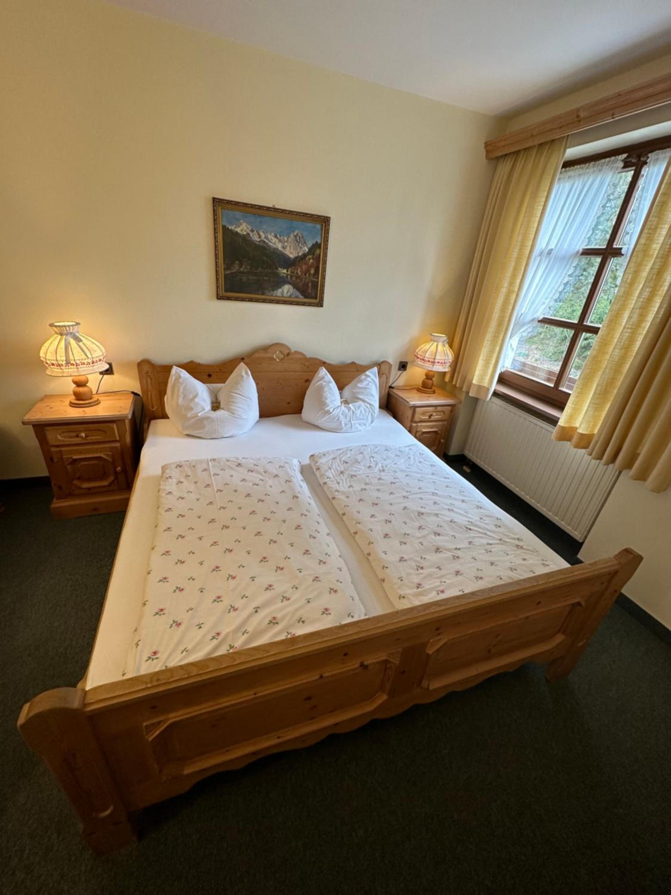 Budget Double Room - Photo 3