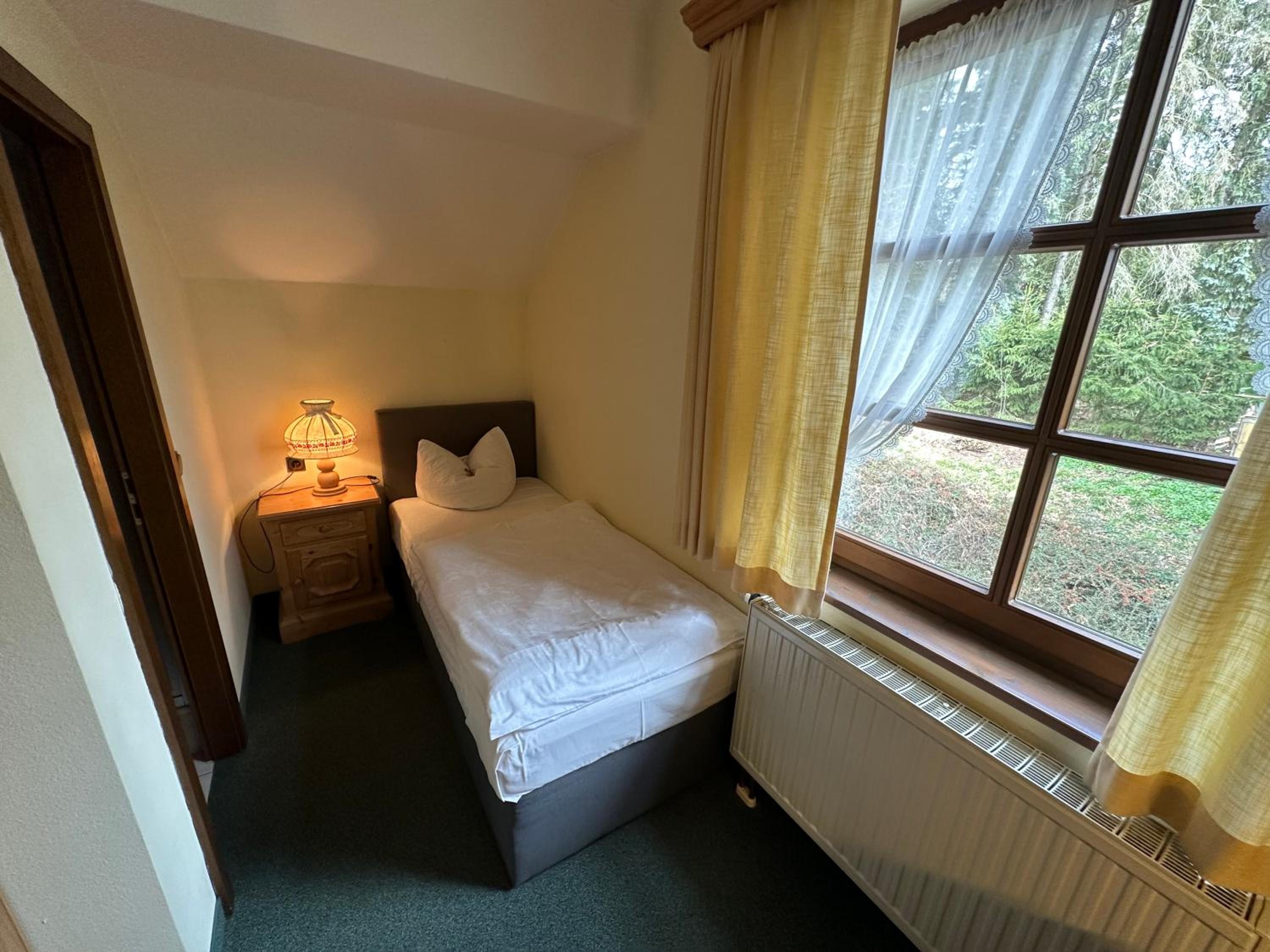 Standard Single Room with Shower