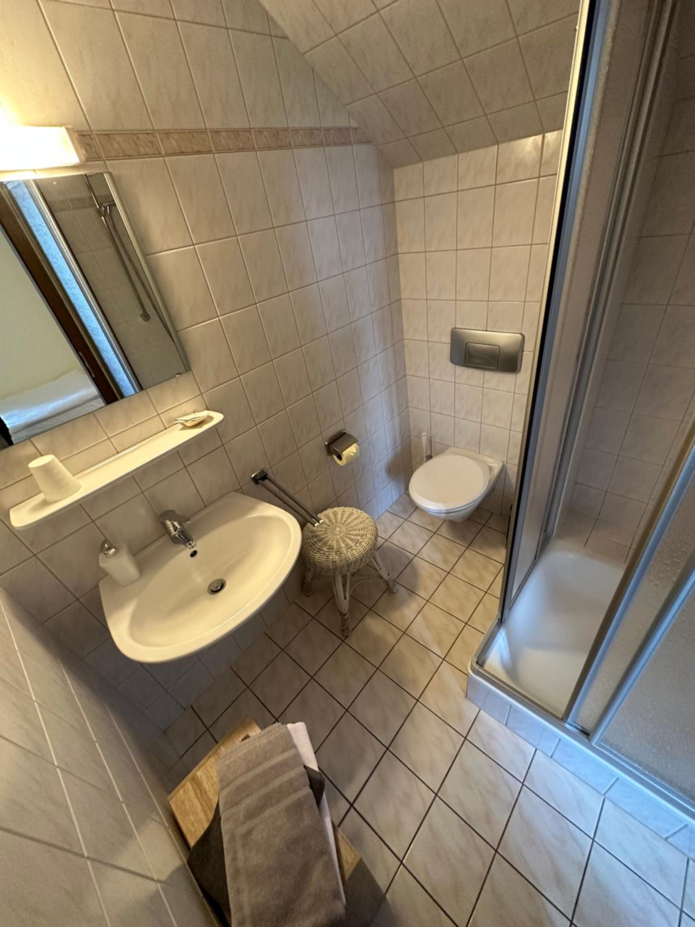Standard Single Room with Shower photo 3
