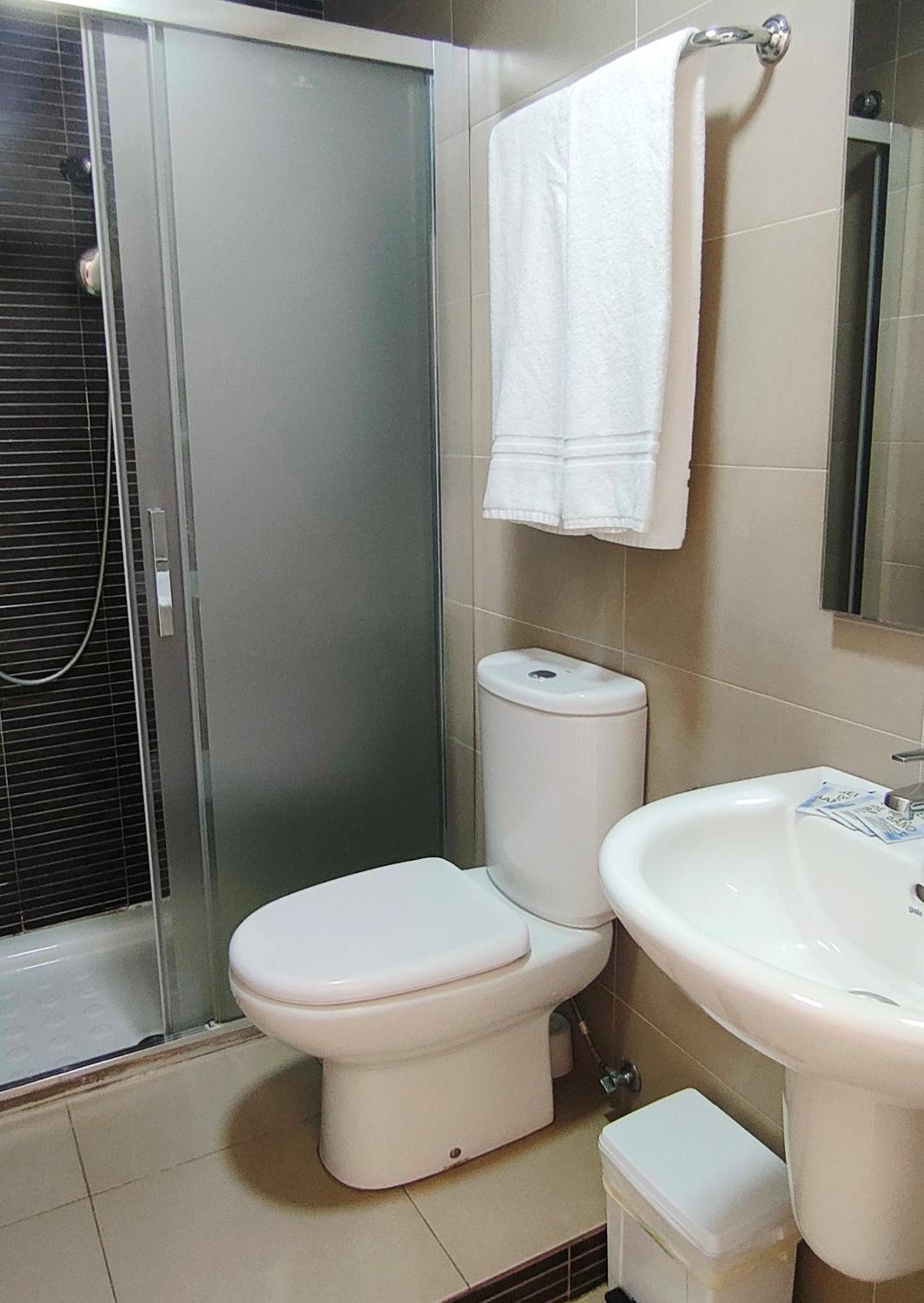 Double Room - Photo 3