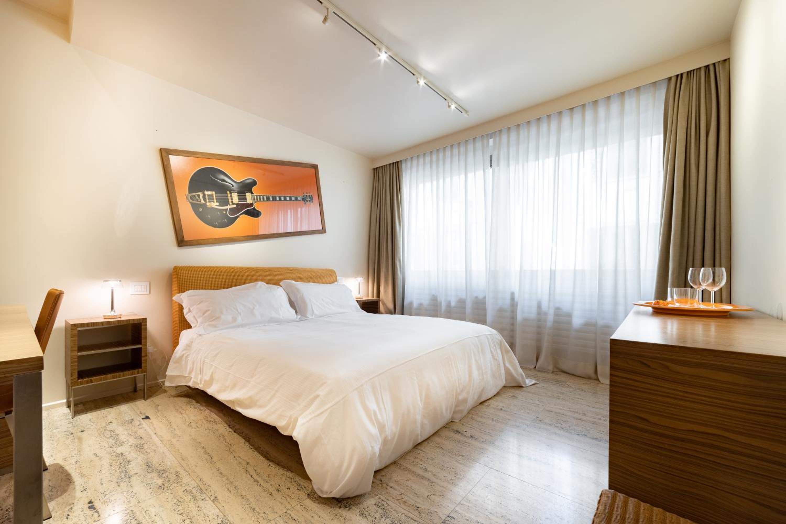 Large Double Room photo 3