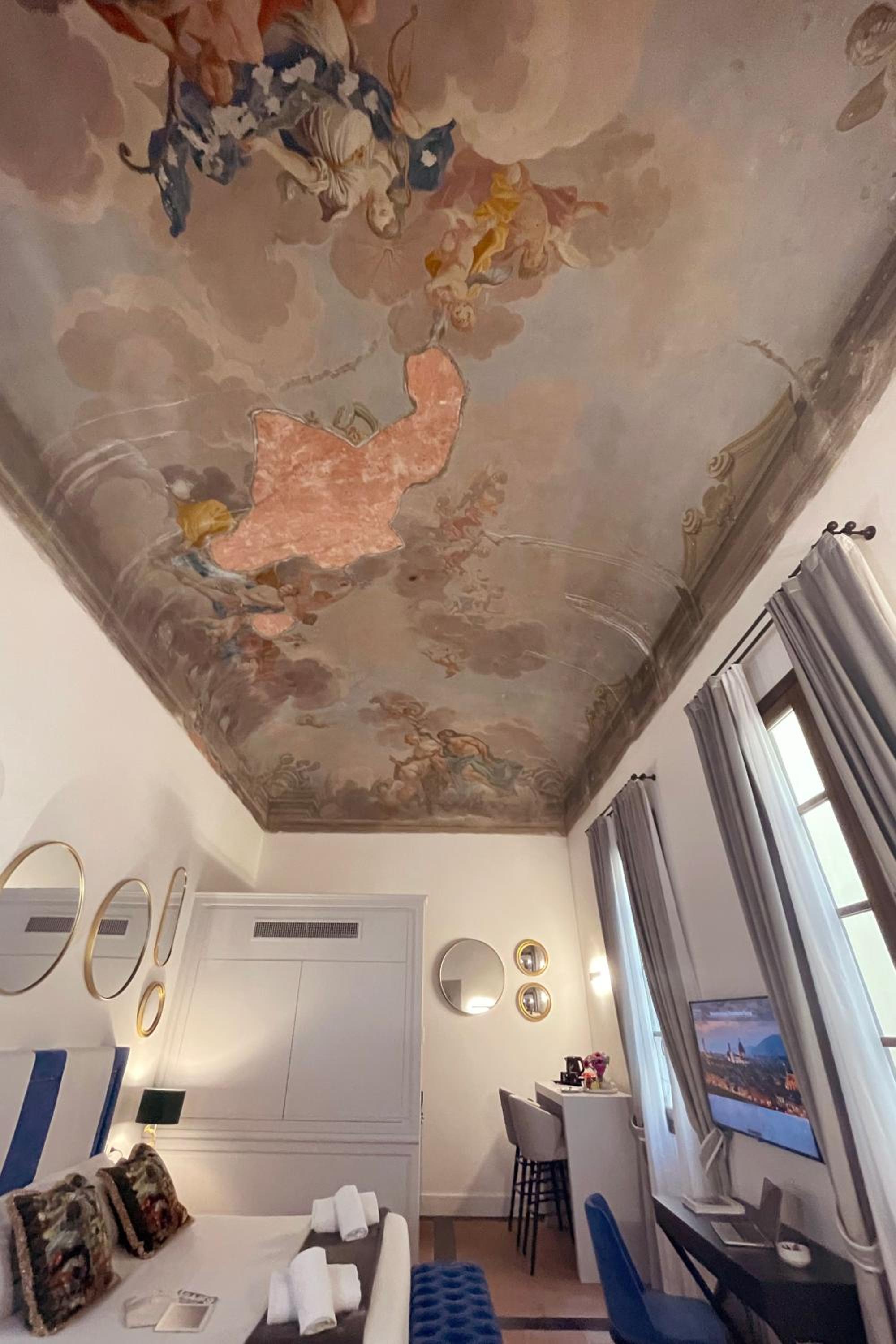 Deluxe Queen Room