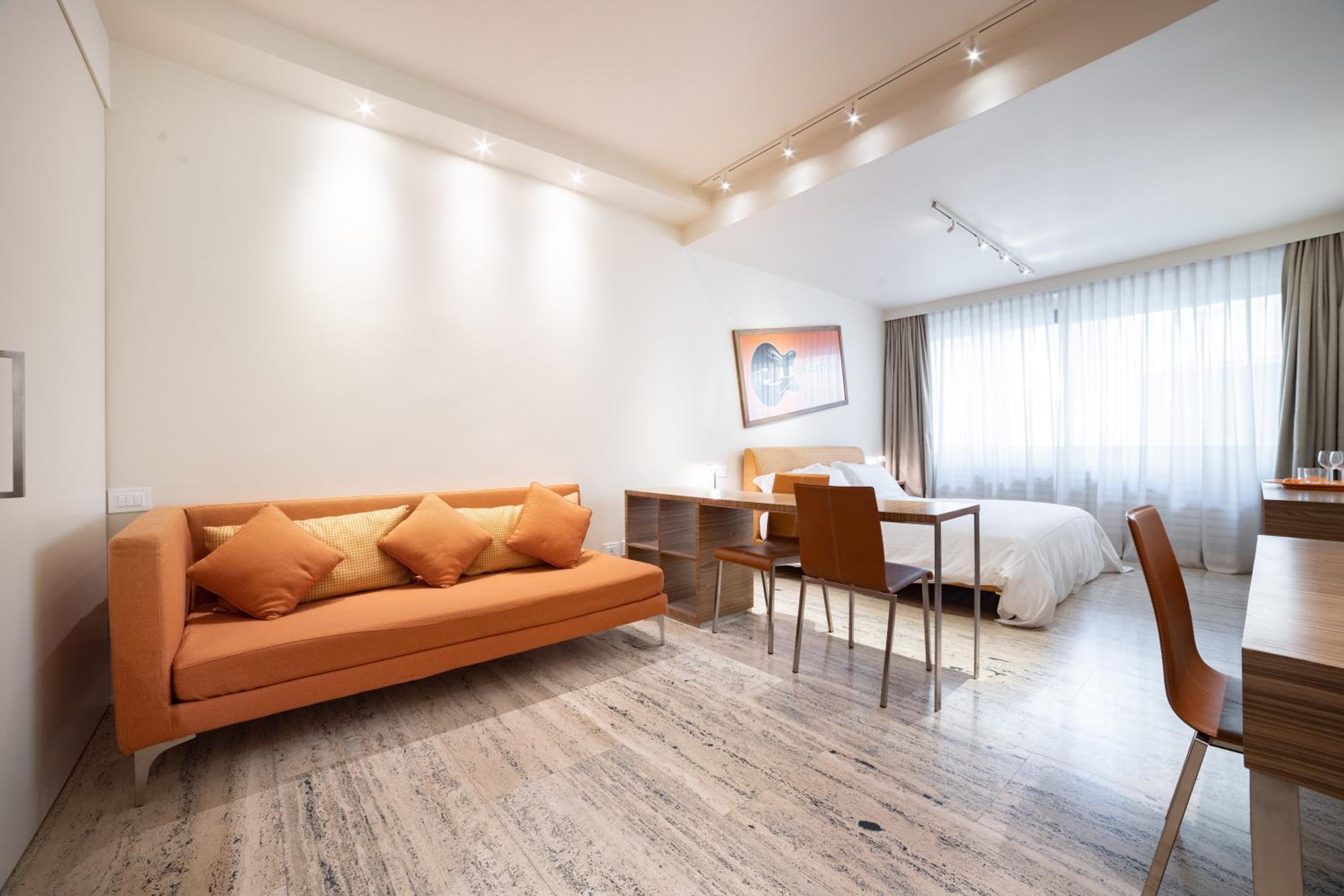 Large Double Room photo 2