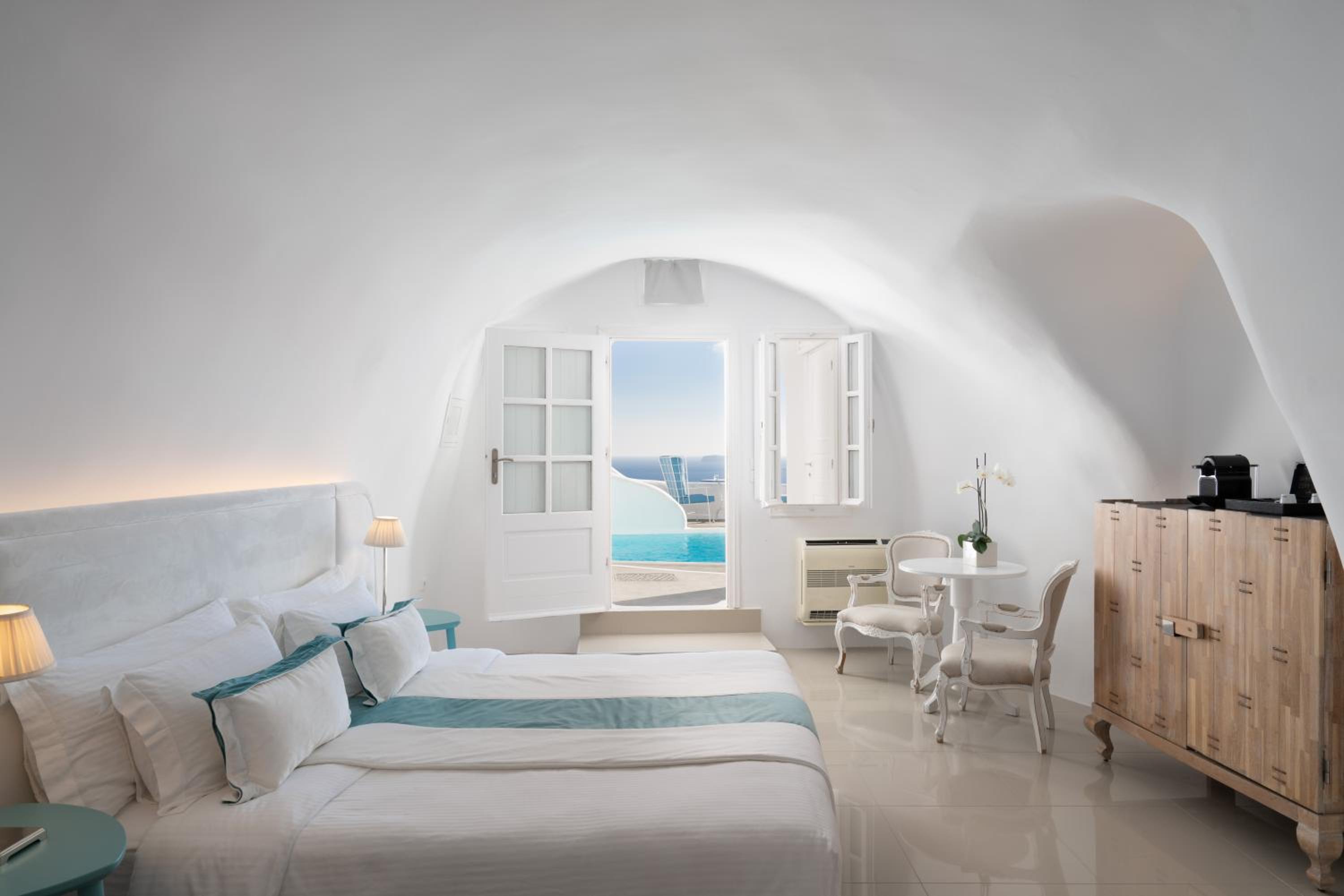 Master Suite with Pool - Gea House