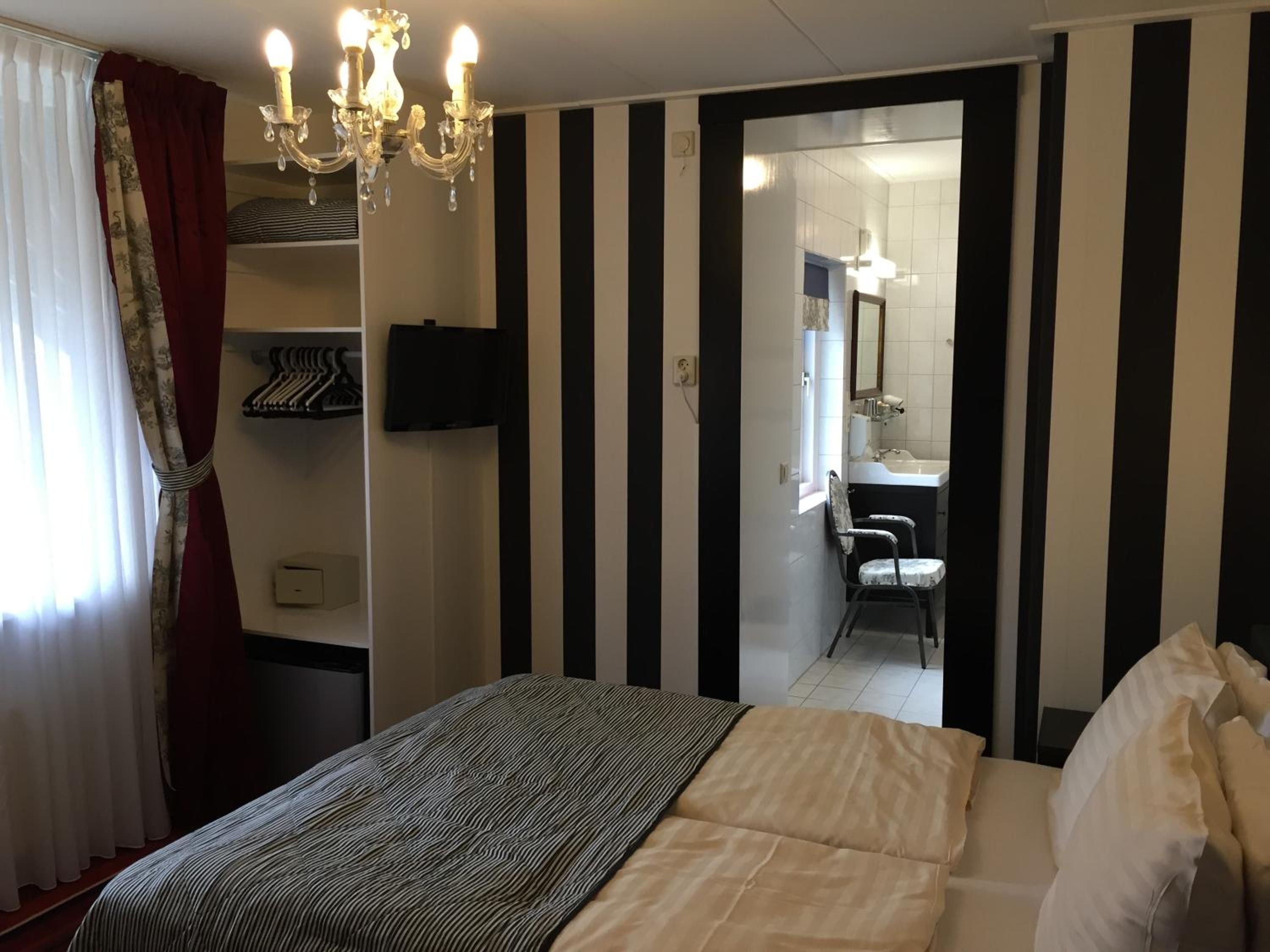 Double Room with Street View photo 1
