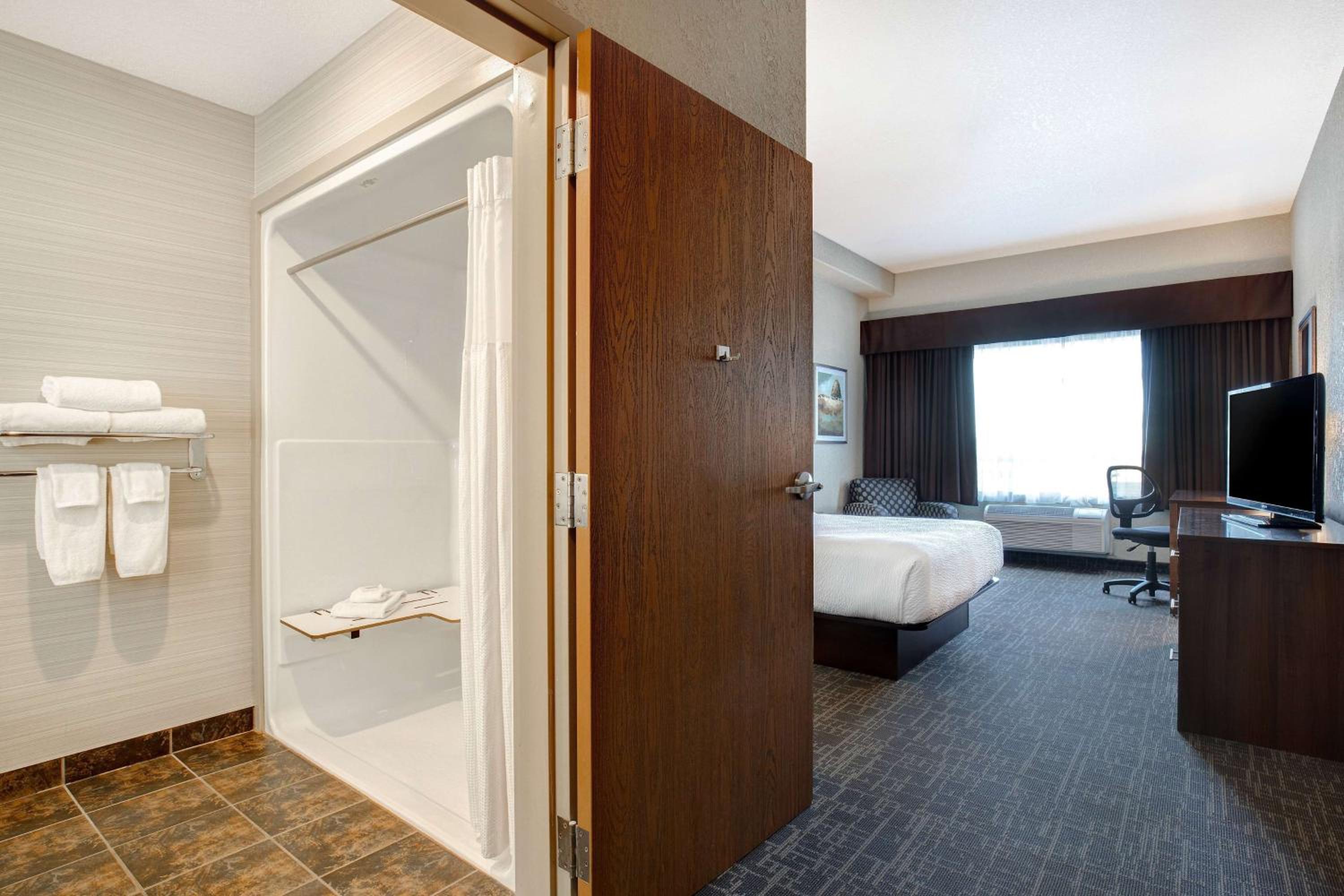 Queen Room - Disability Access - Non-Smoking photo 3