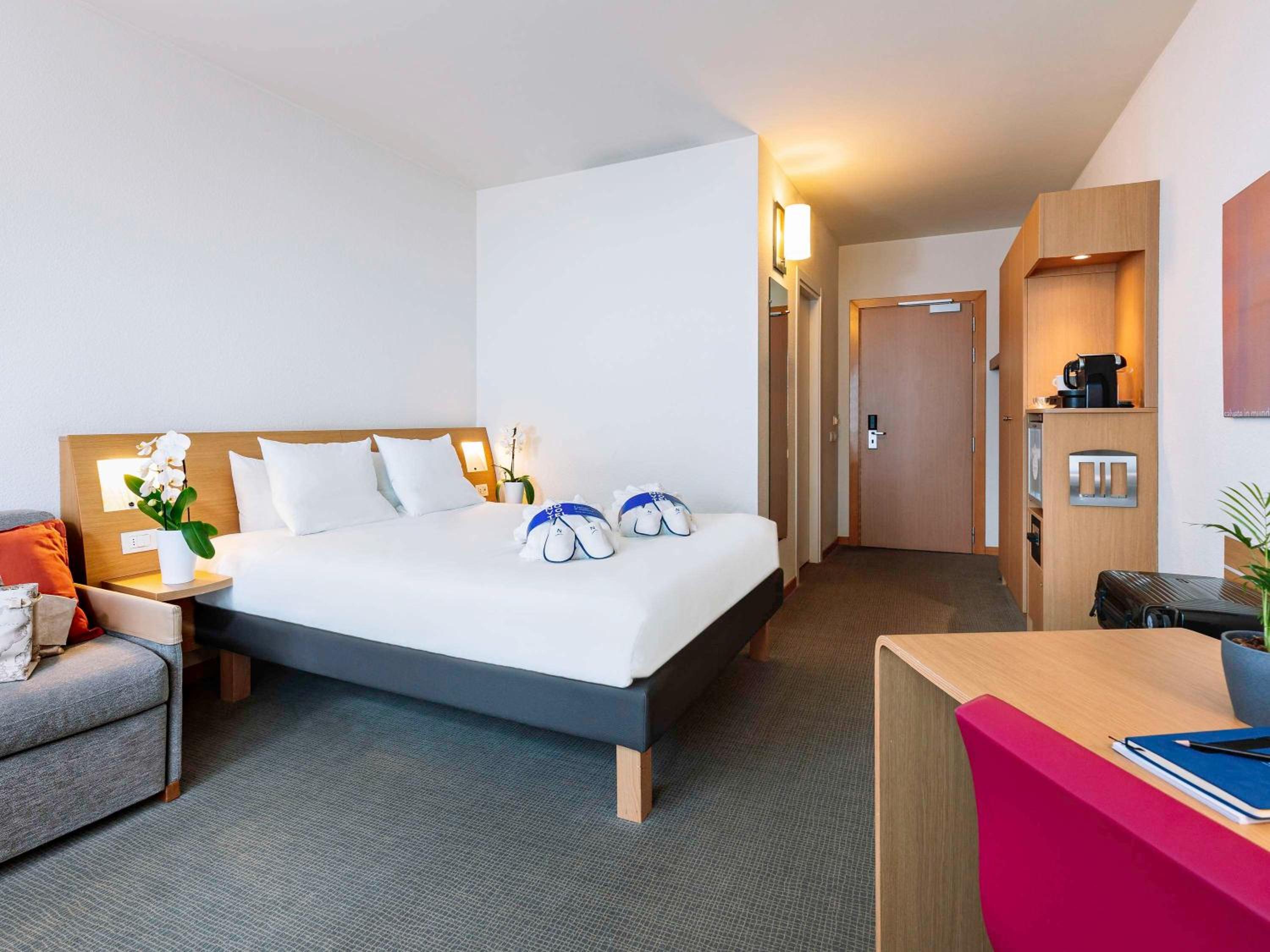 Executive Room - Photo 1