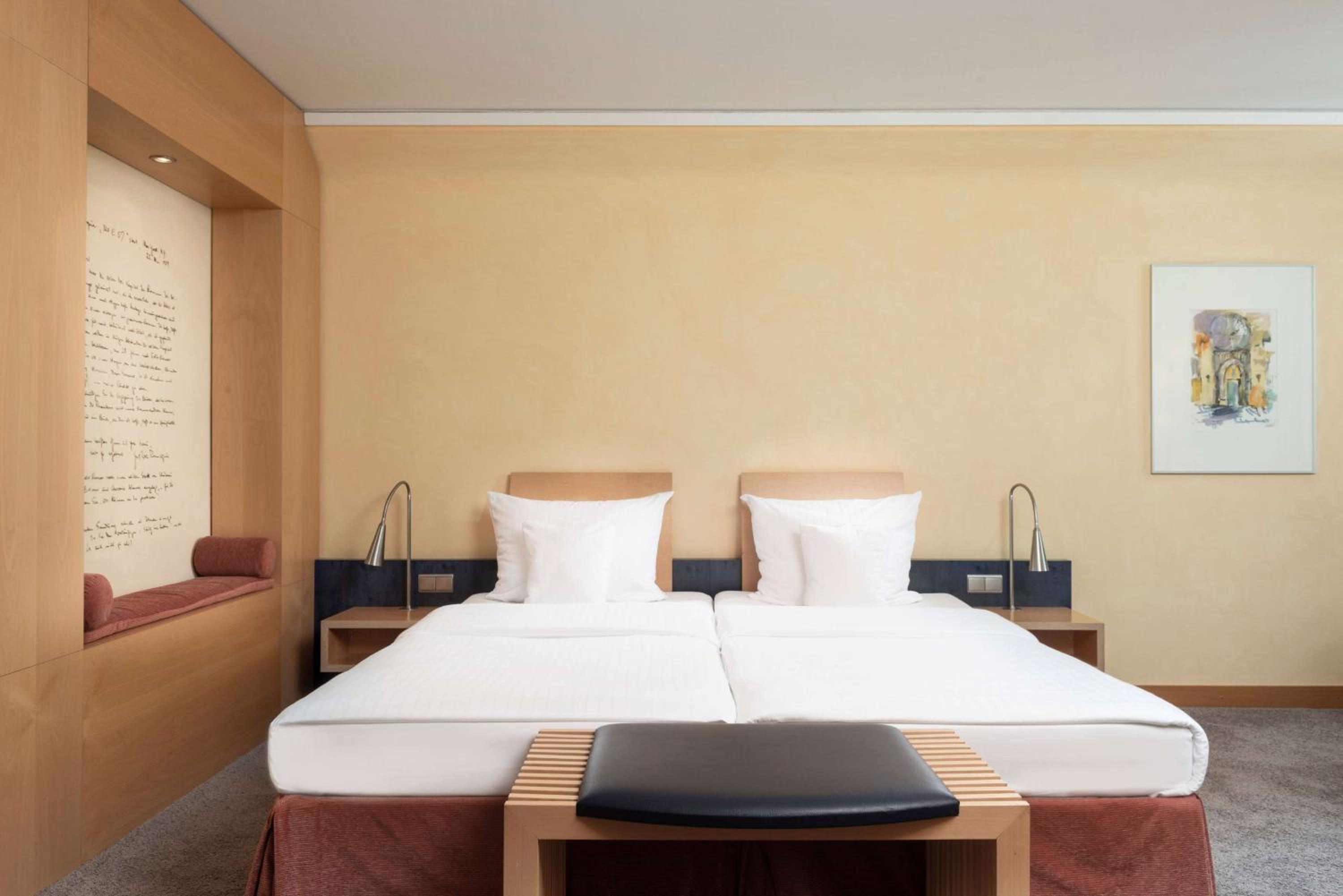 Executive Deluxe Twin Room photo 3