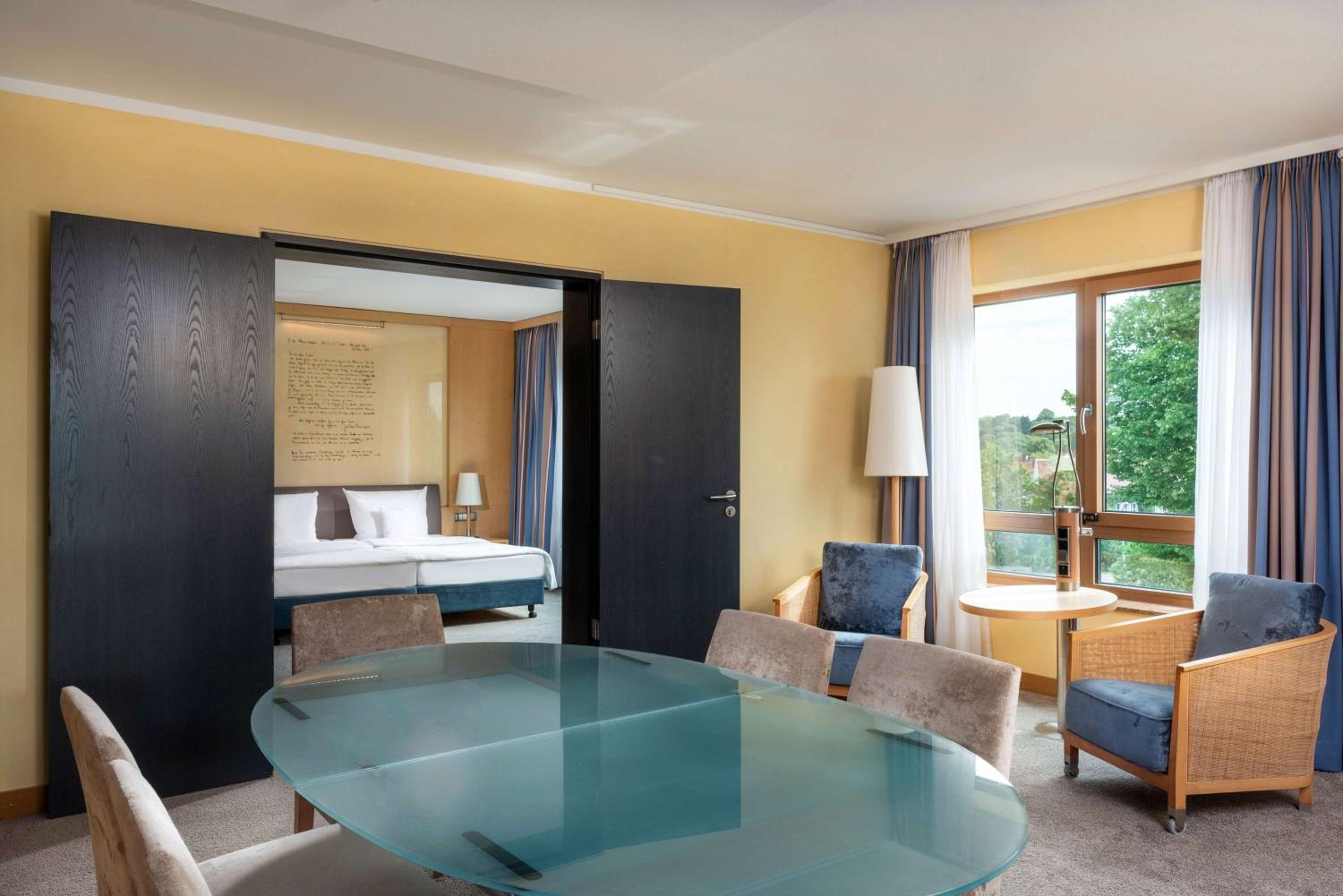 Suite - Photo 7