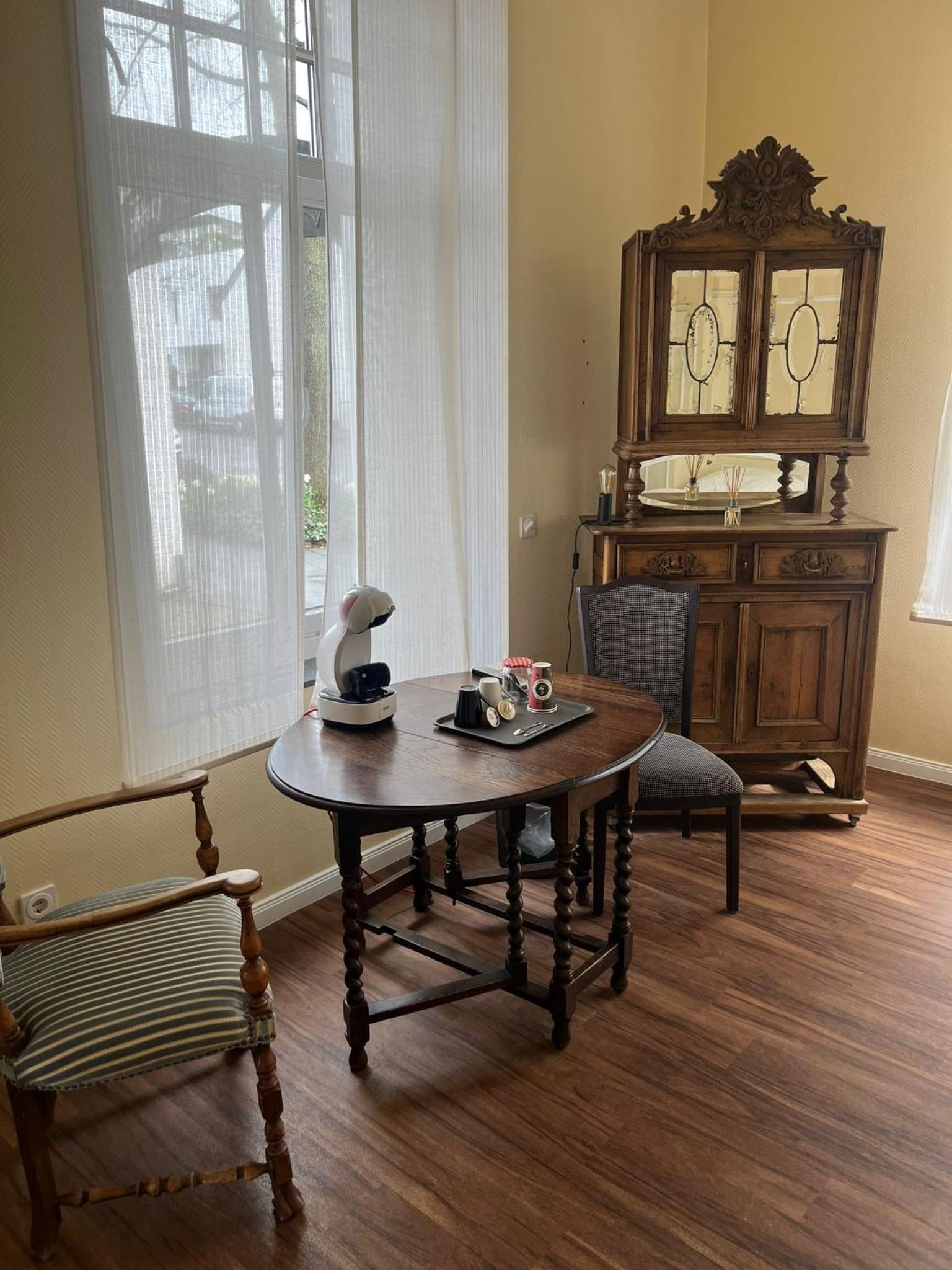 Large Twin Room photo 2