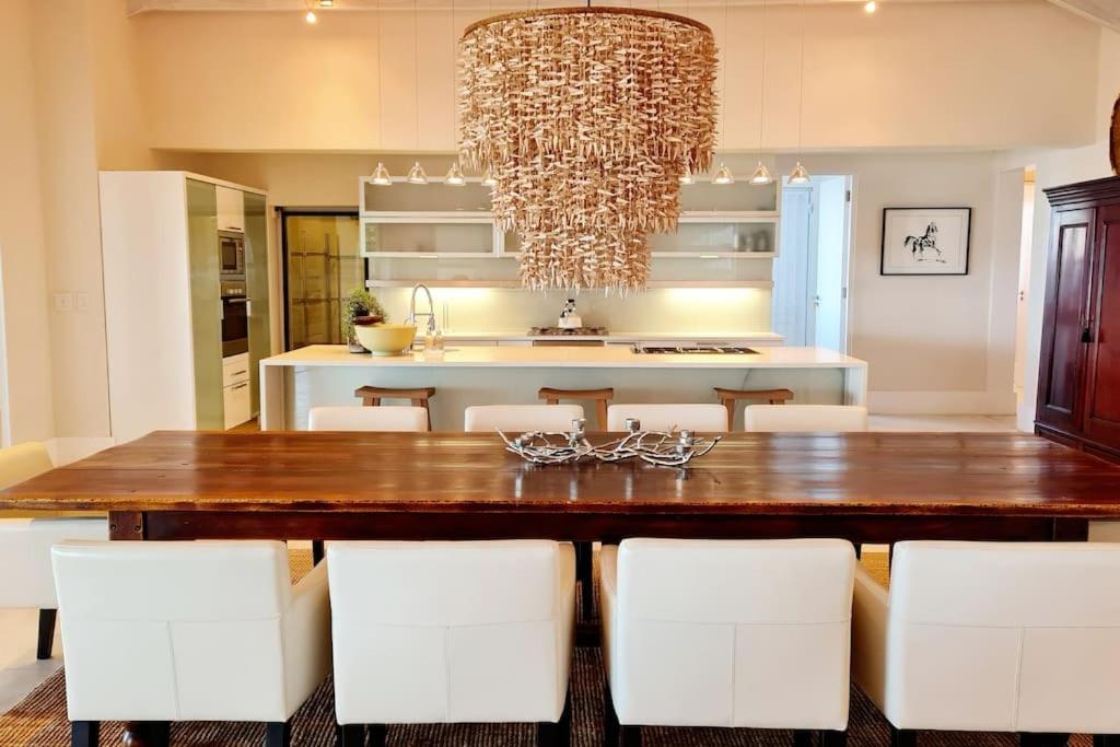 Villa photo 2