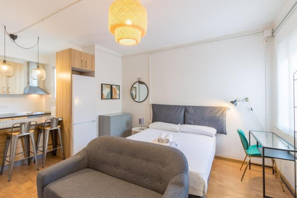 One-Bedroom Apartment photo 2