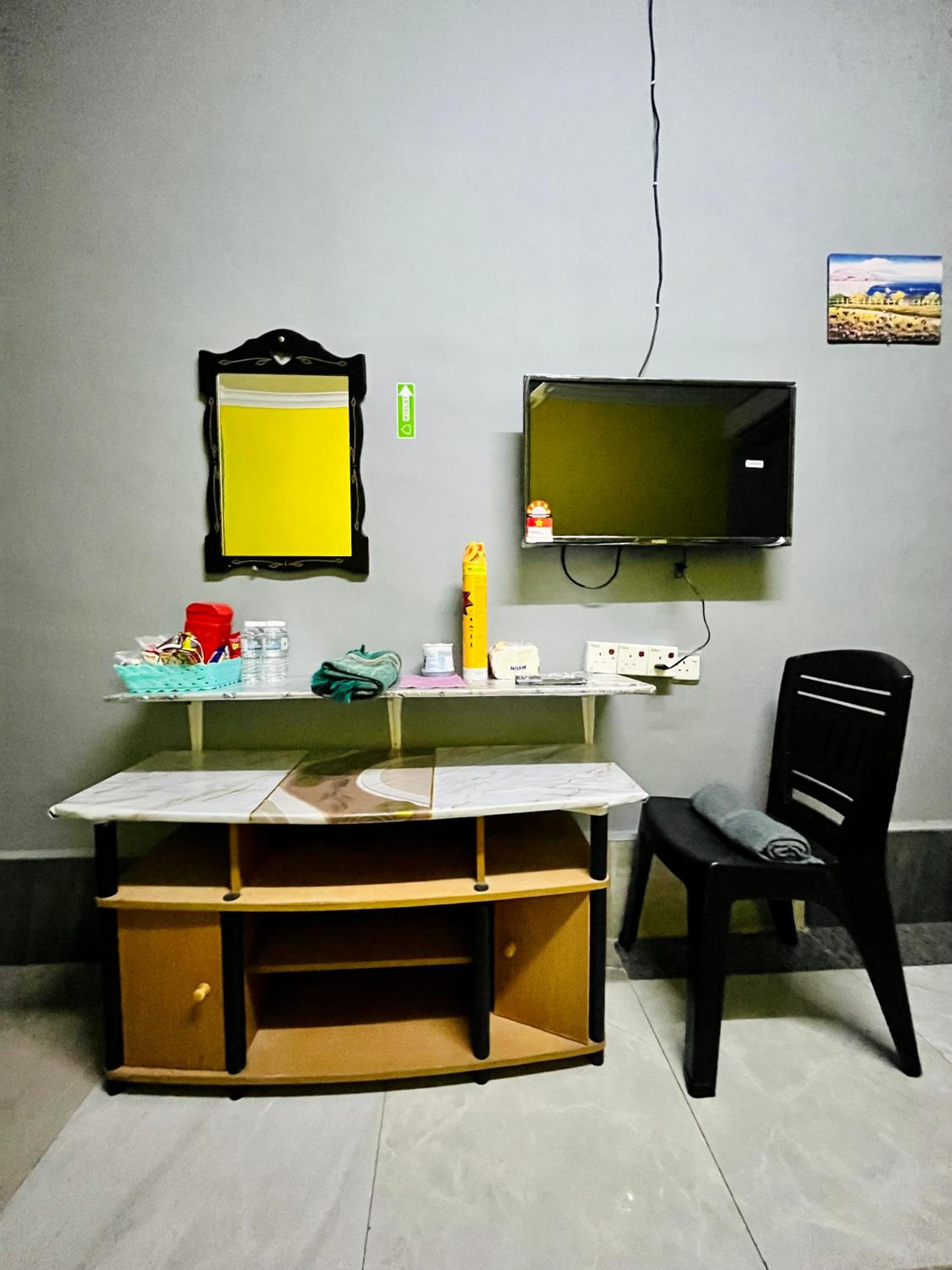 Budget Double Room photo 3