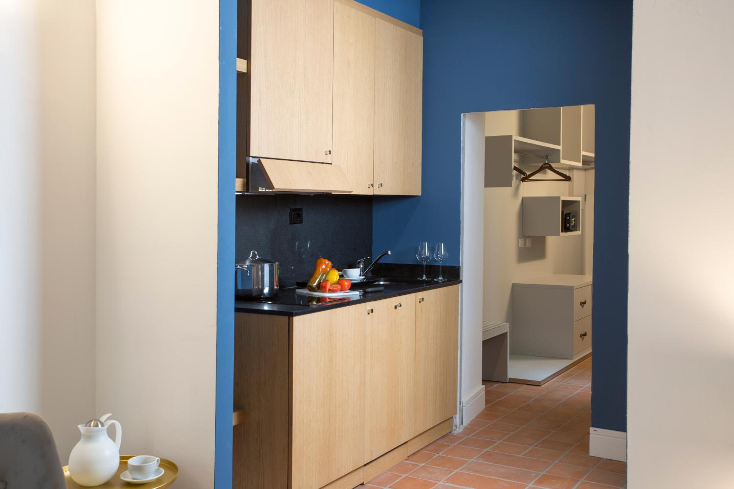 Superior Double or Twin Room thumbnail 5