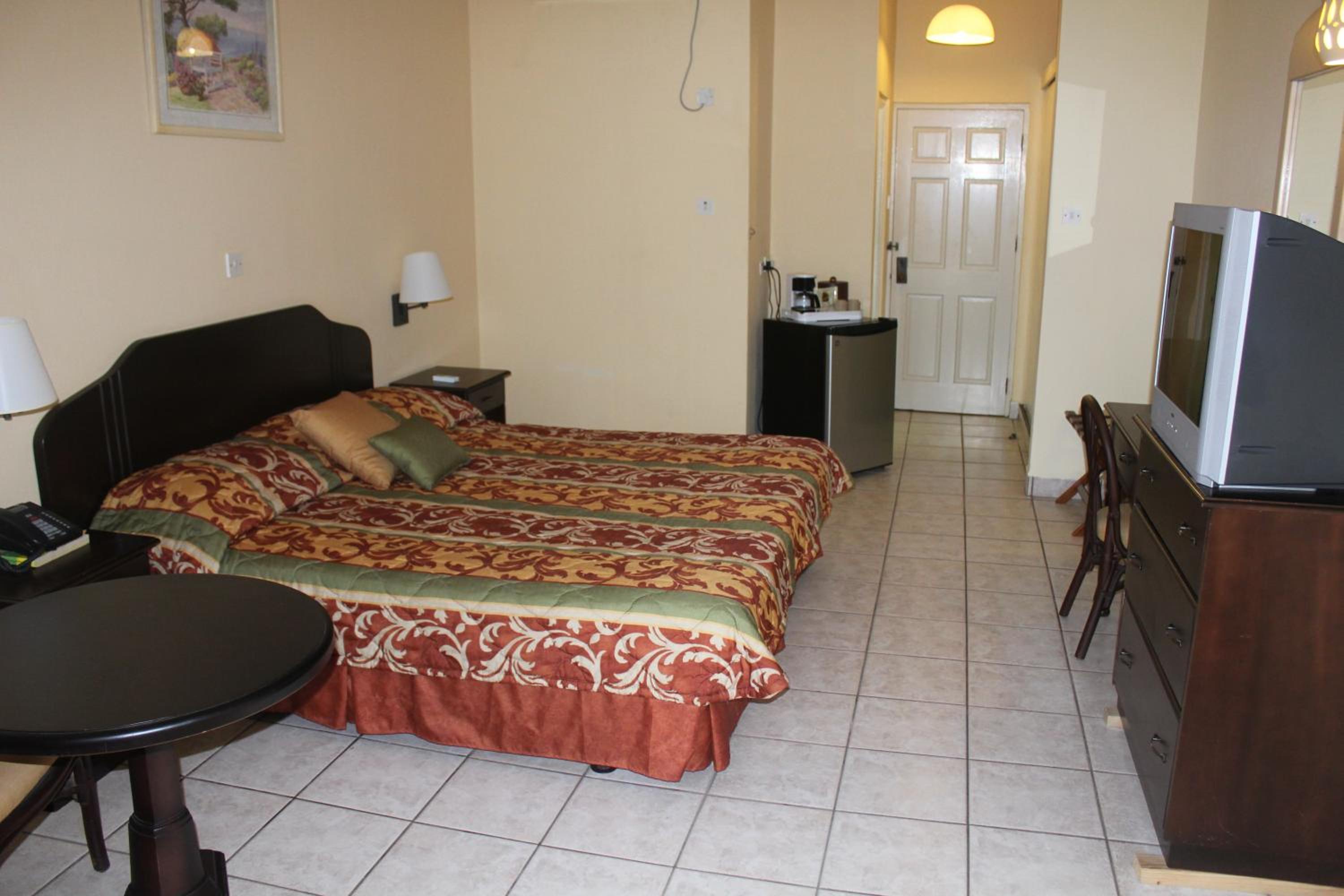 Garden View Room with Two Double Beds - Photo 2