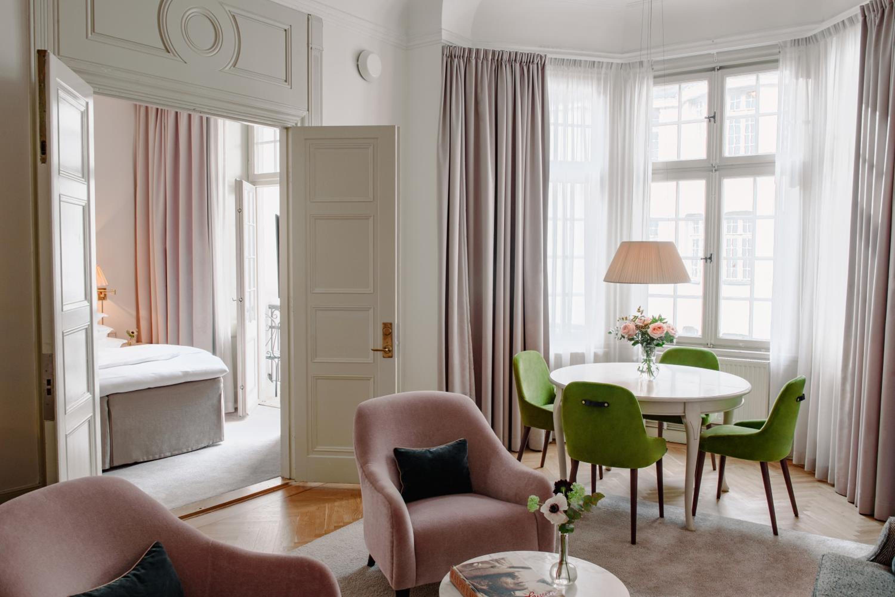 Courtyard Suite - Photo 4