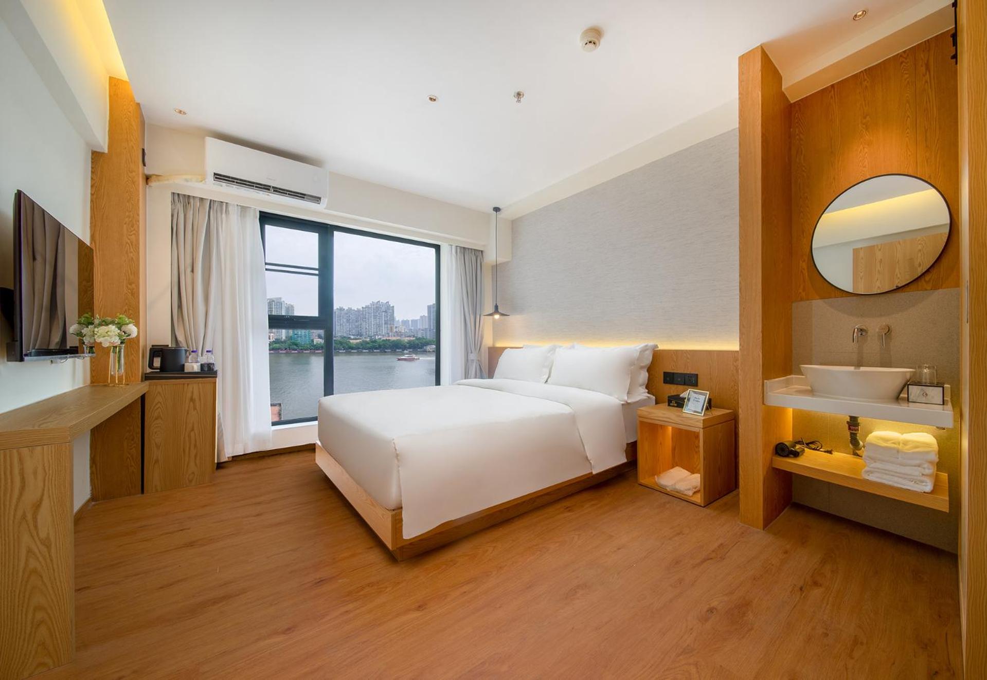 River View King Room