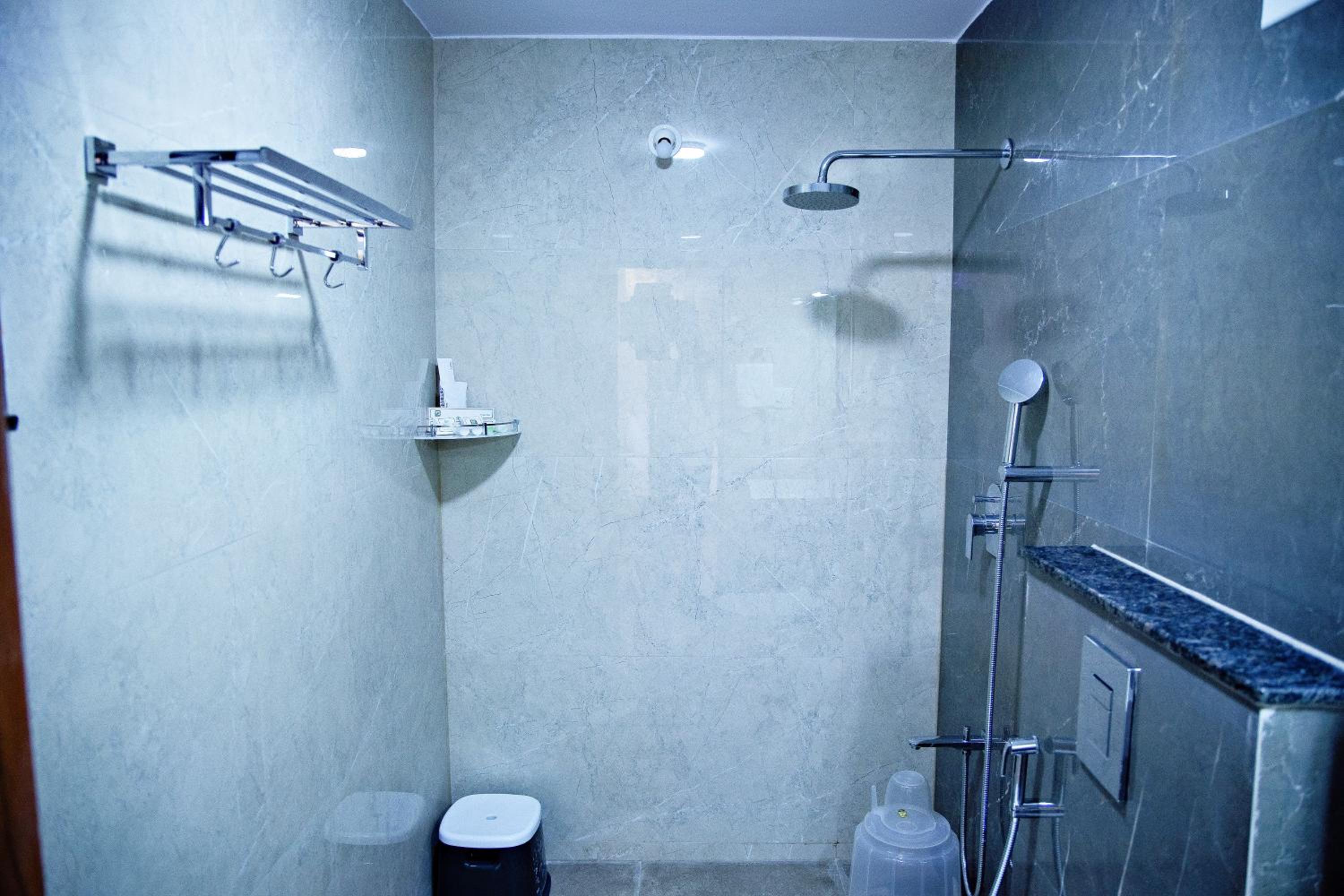 Standard Double or Twin Room - Photo 6