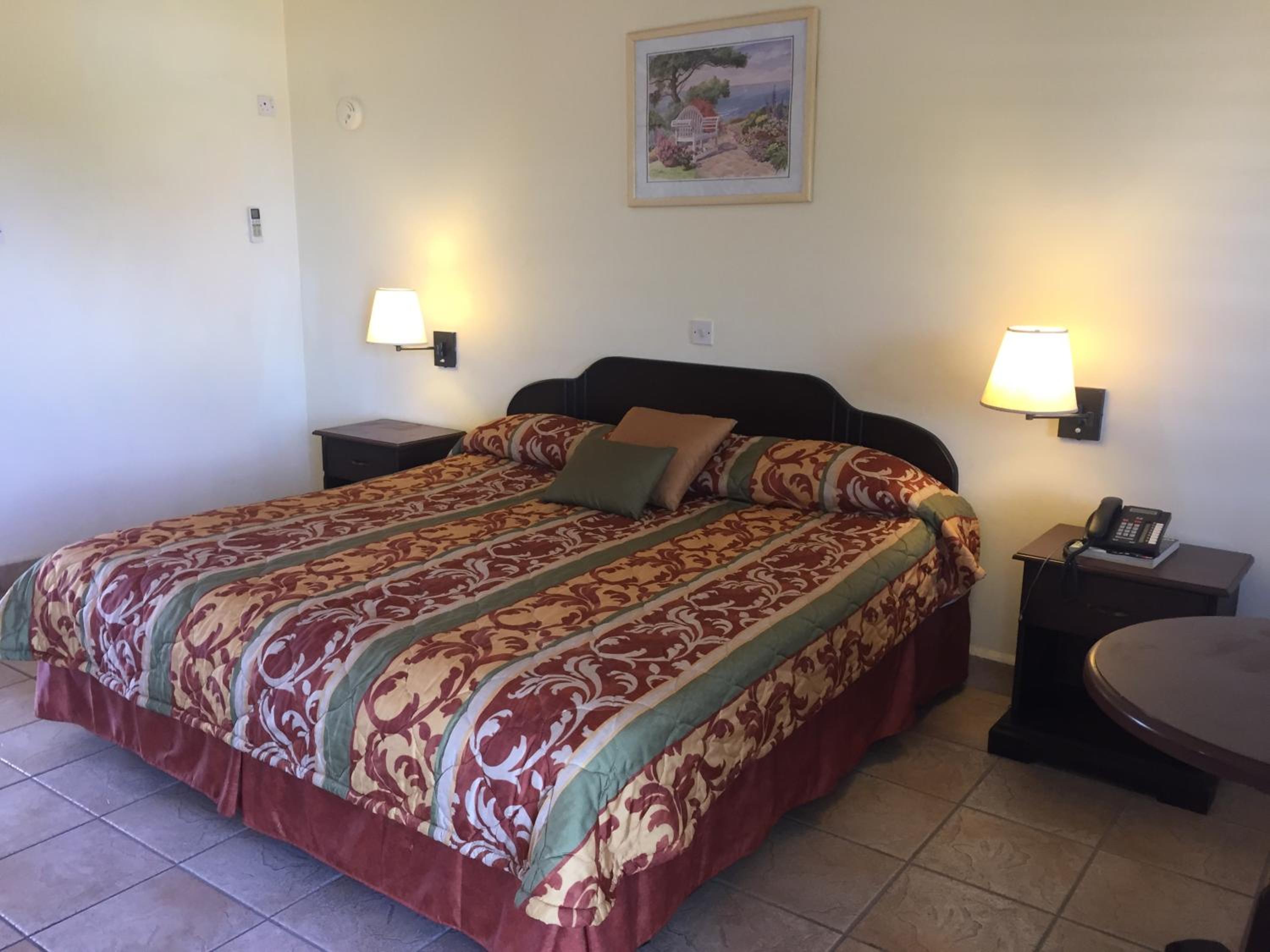 Garden View Room with Two Double Beds - Photo 15