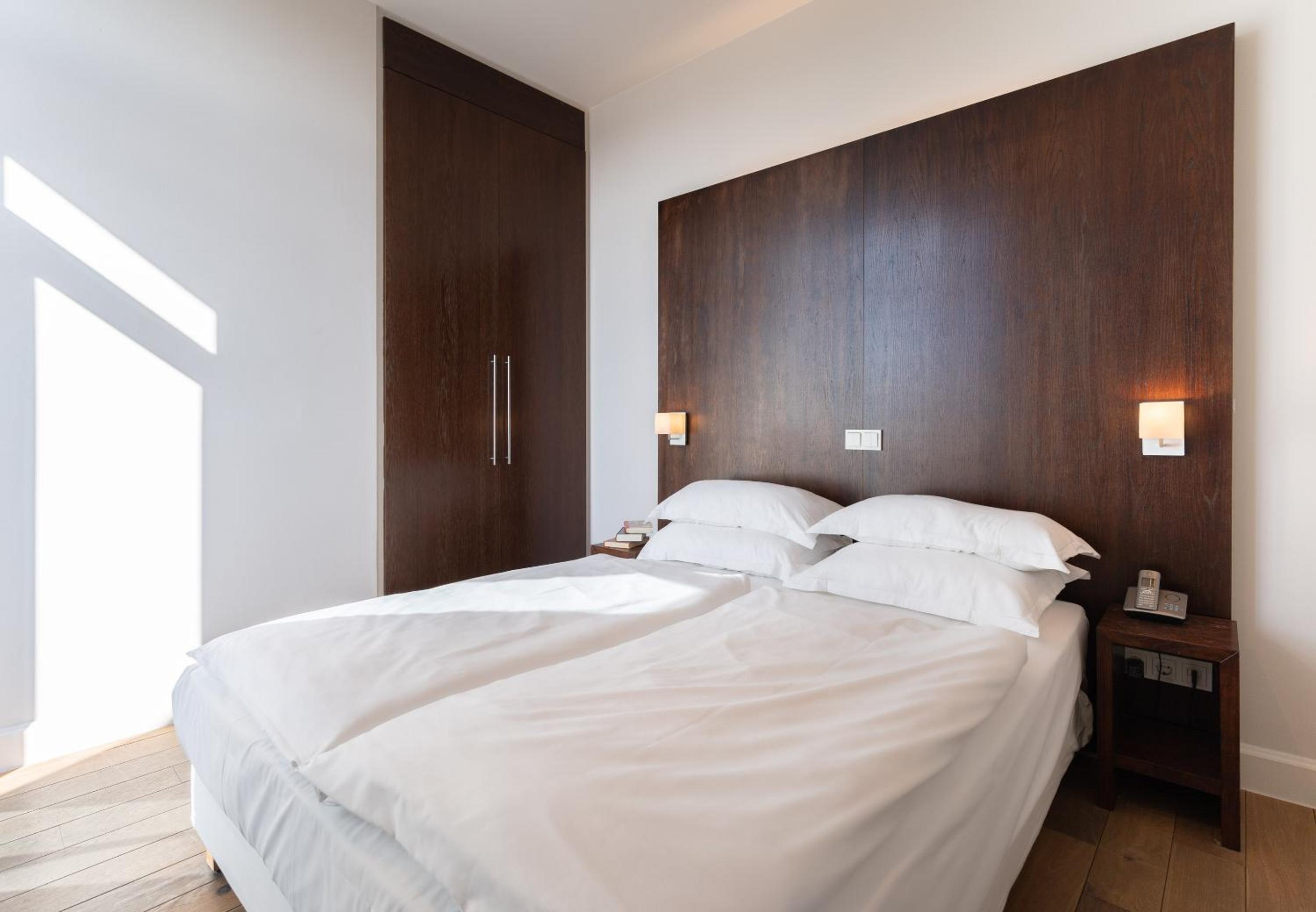 Bedroom Apartment with Balcony and Sofa Bed photo 1
