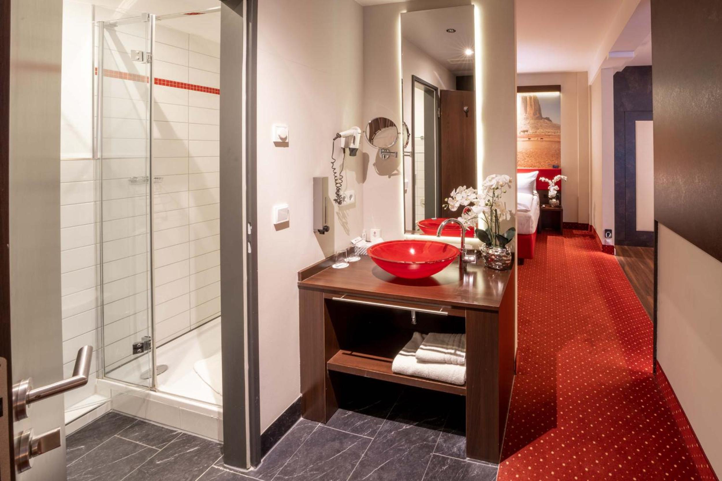 One-Bedroom Queen Suite with Sofa Bed