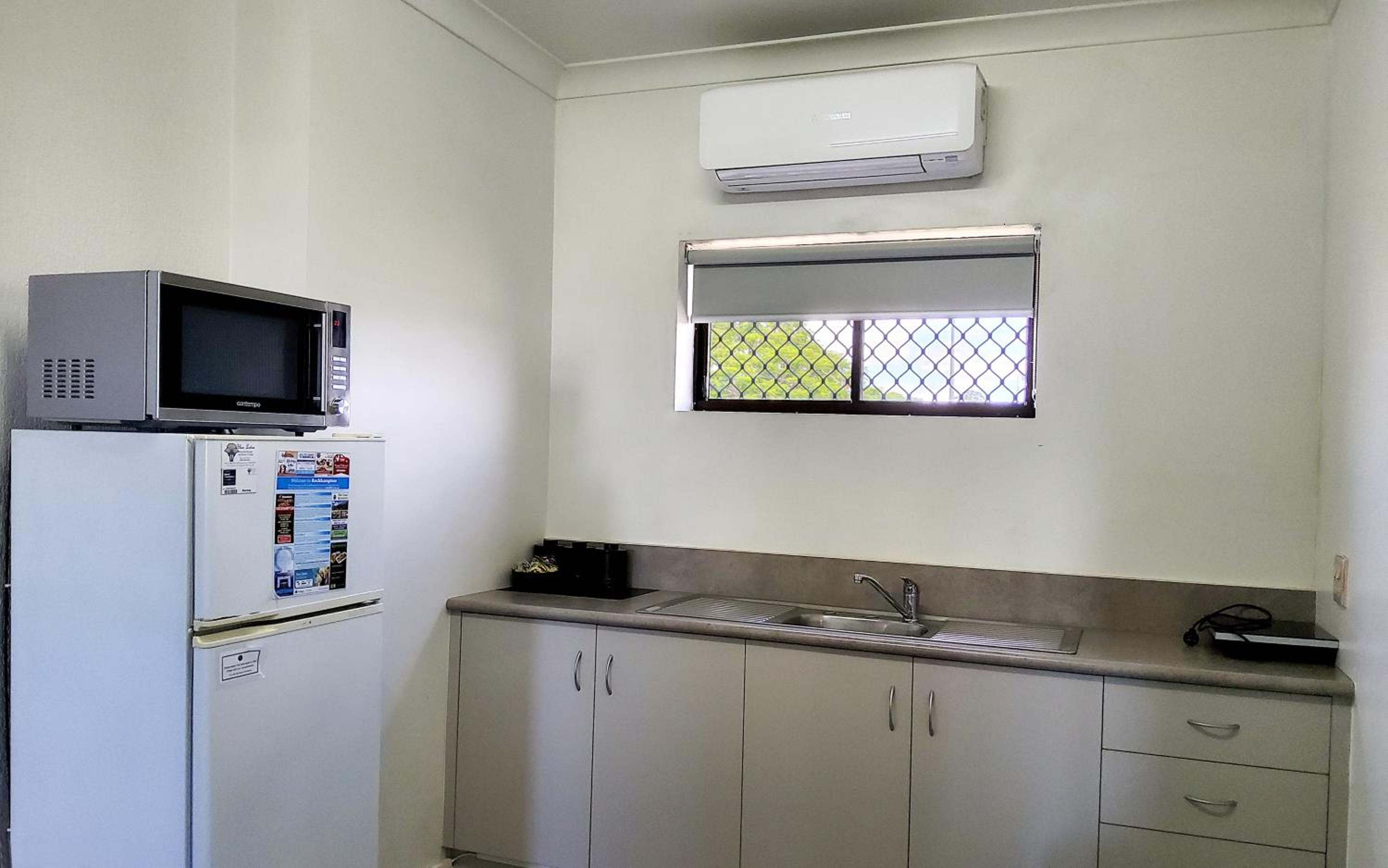 Two-Bedroom Apartment (Non Pet) photo 3