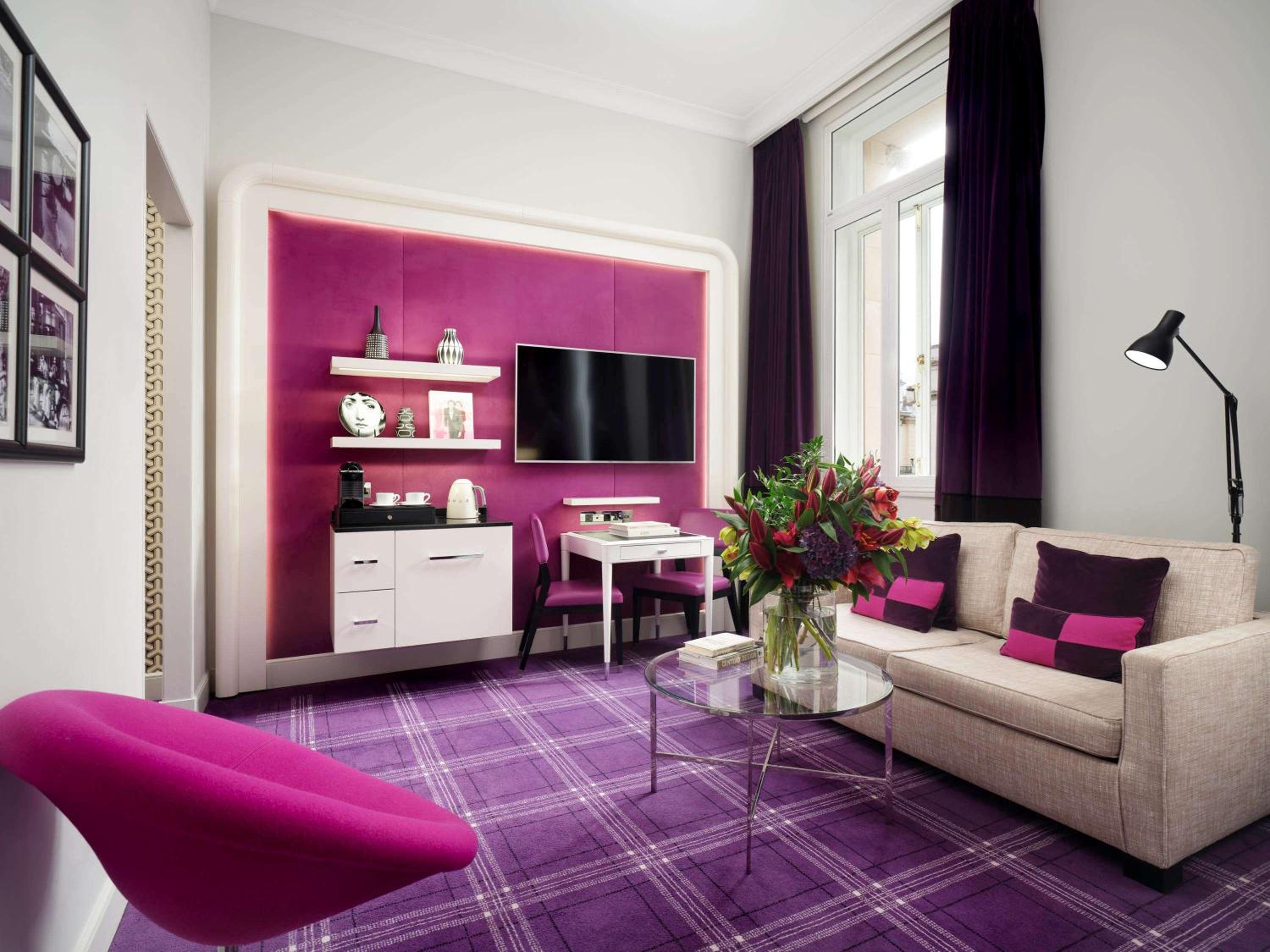 Studio King Suite with Lounge Space and Waterloo Place View photo 1