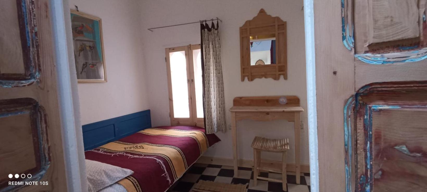 Single Room with Shared Bathroom photo 1