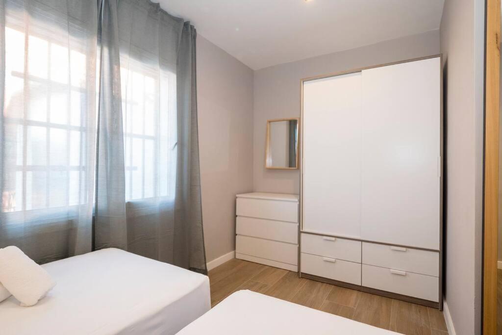 Three-Bedroom Apartment photo 2