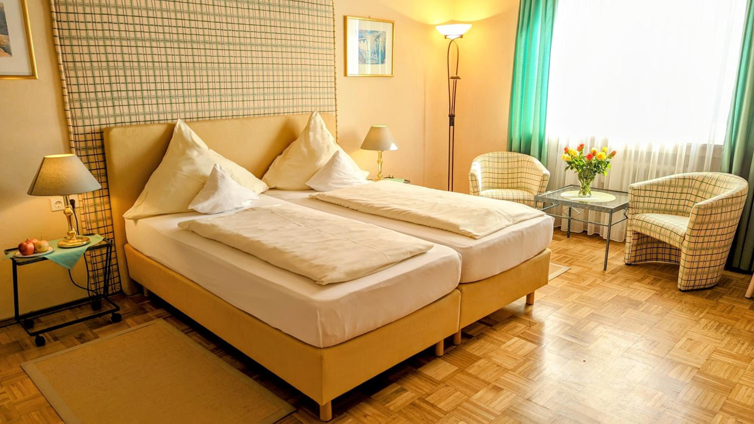 Two-Bedroom Apartment - Photo 2