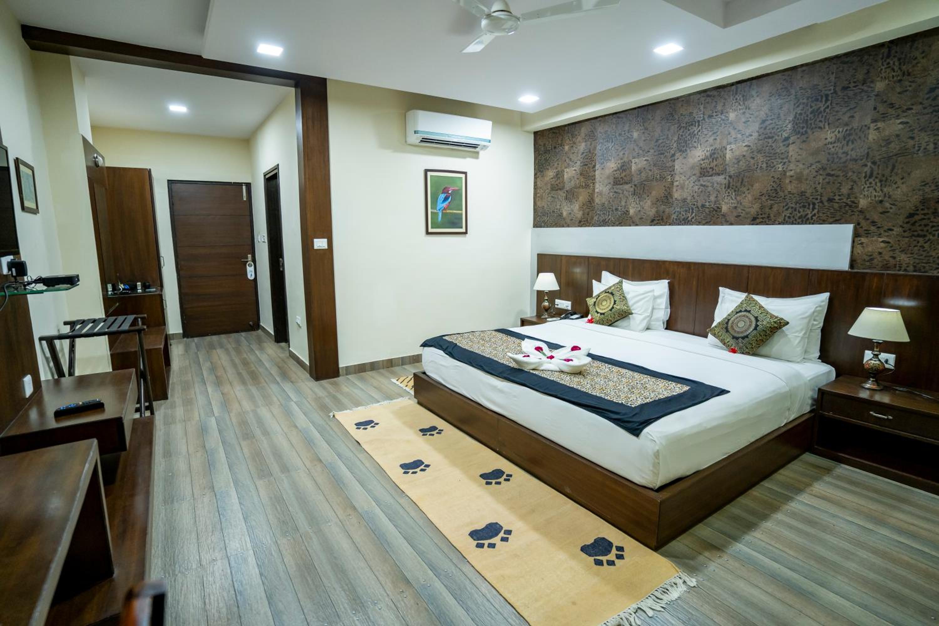 Deluxe Room - Photo 3