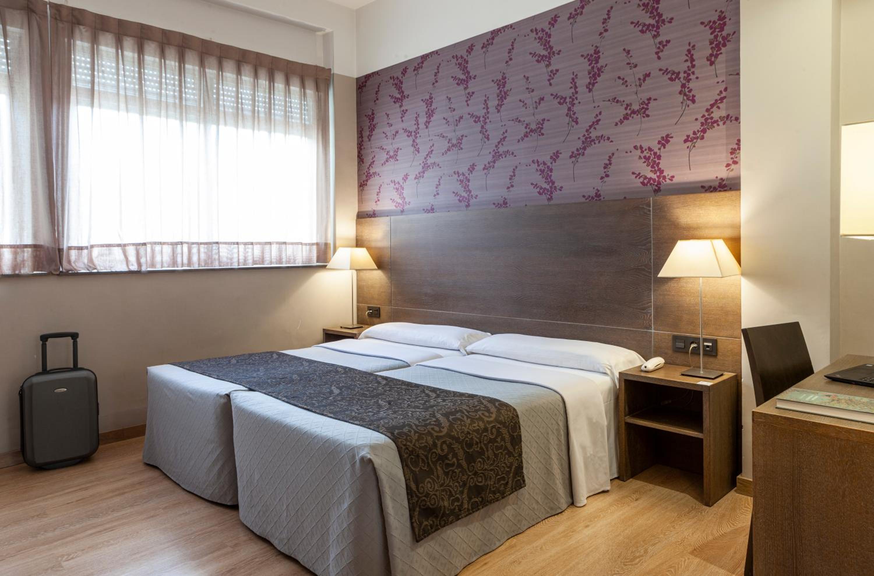 Double or Twin Room - Photo 5