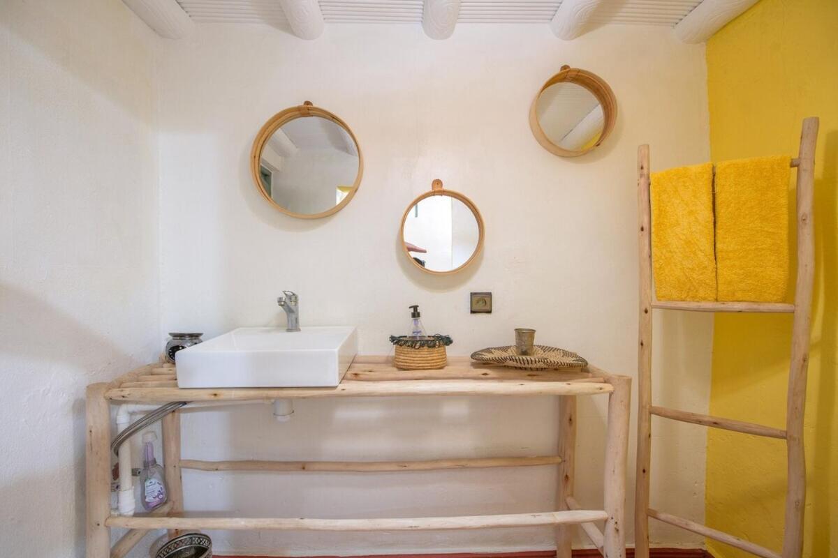 One-Bedroom House - Photo 2