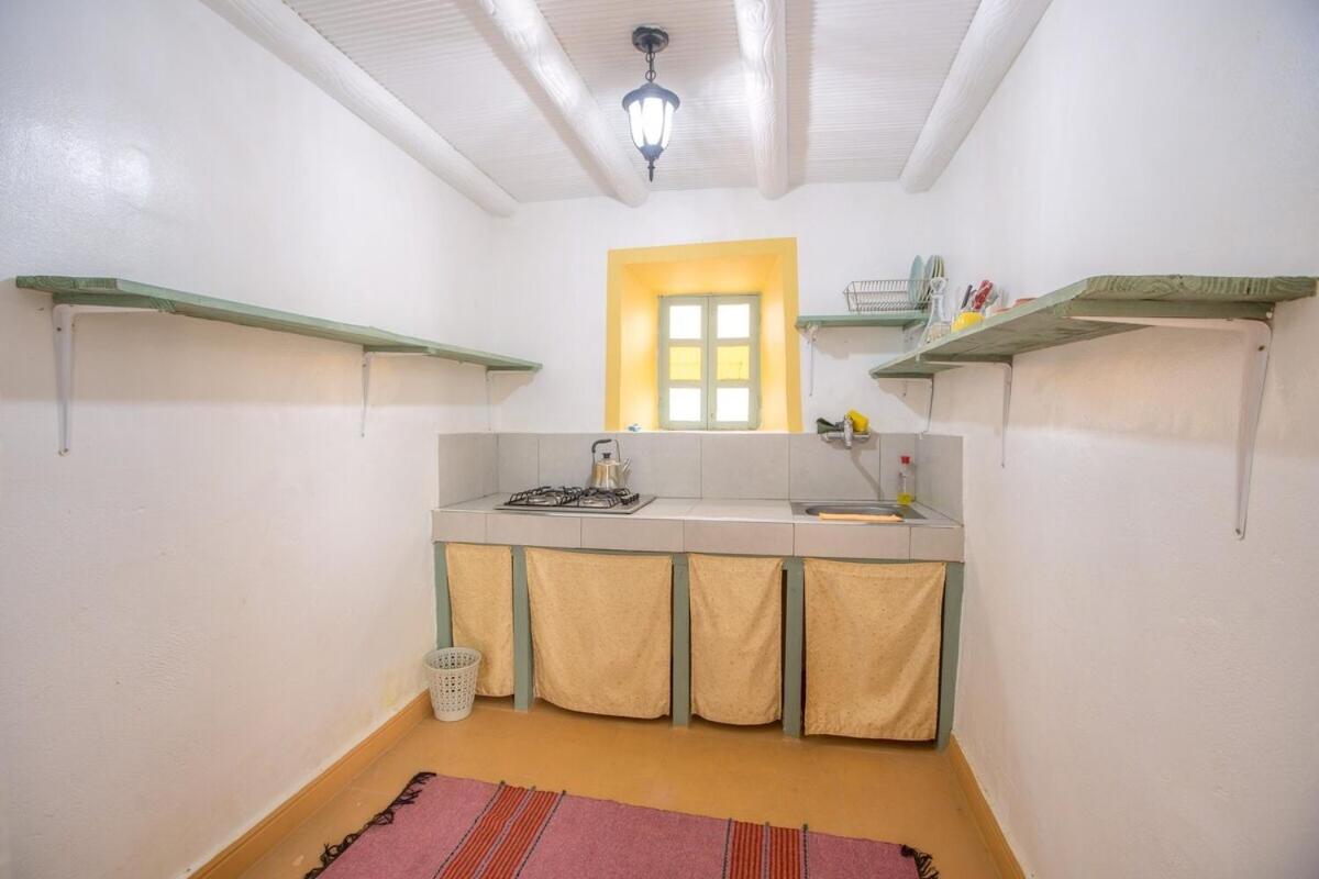One-Bedroom House - Photo 5