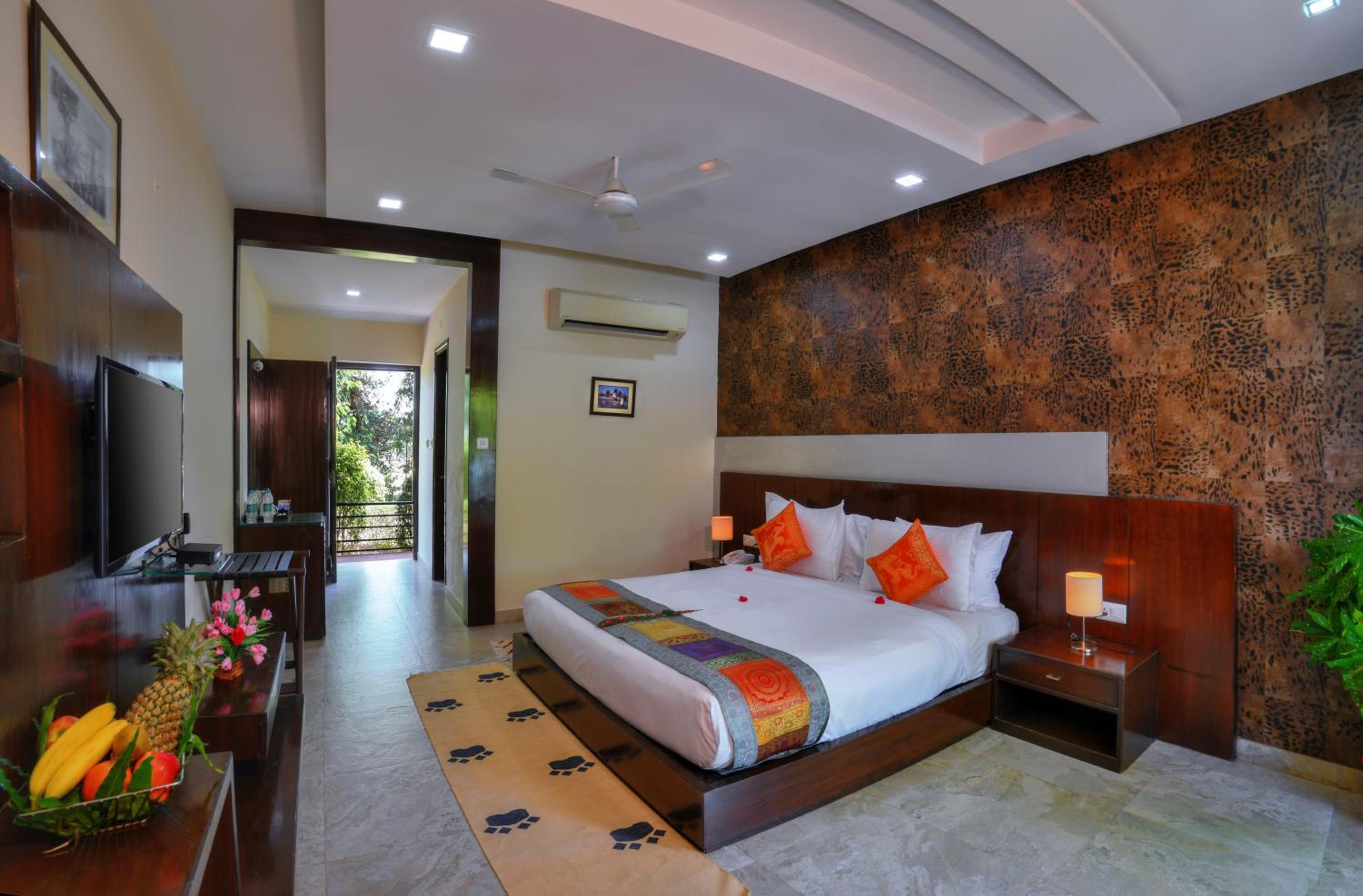 Superior Double or Twin Room with Pool View - Photo 1