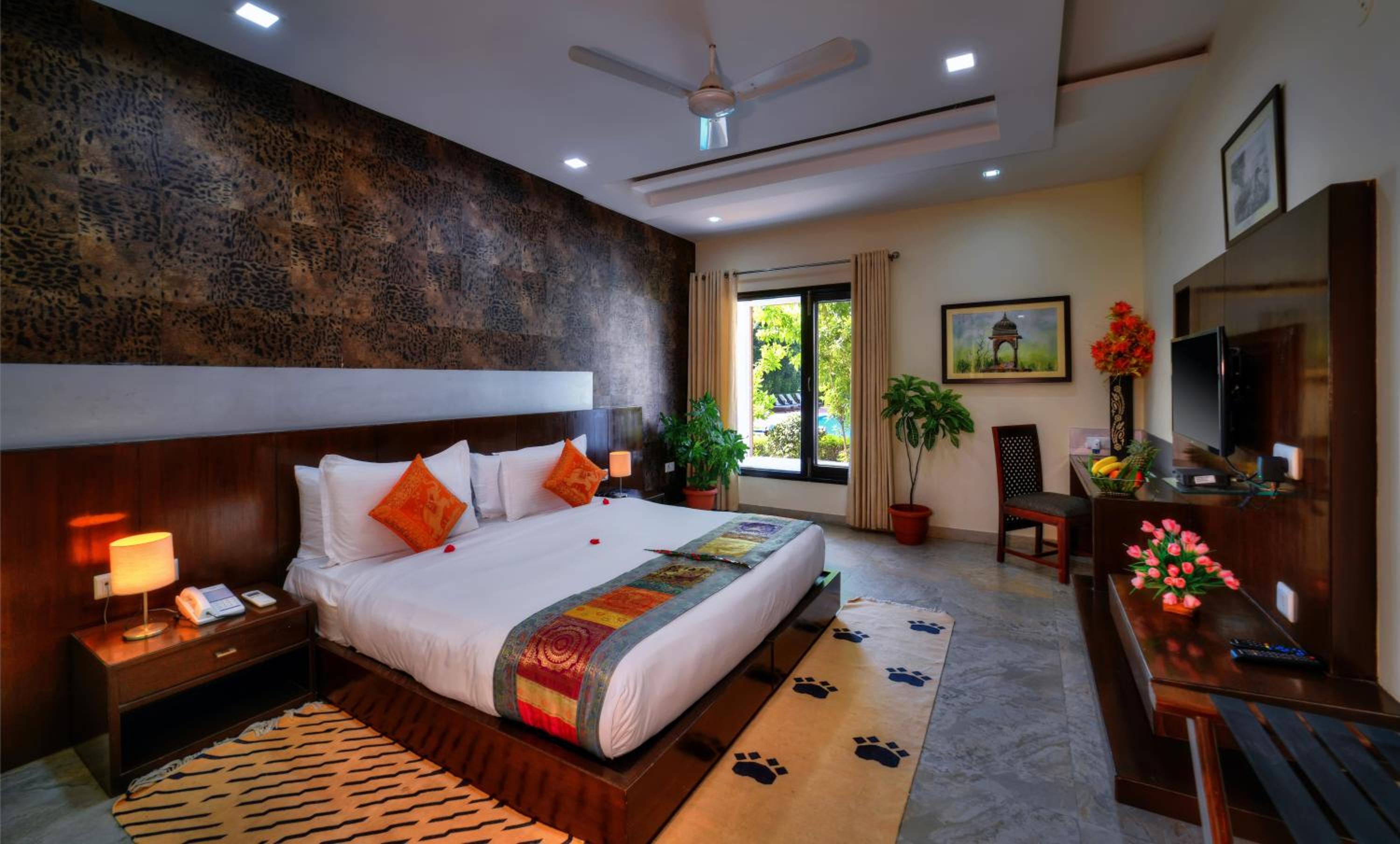 Superior Double or Twin Room with Pool View - Photo 3
