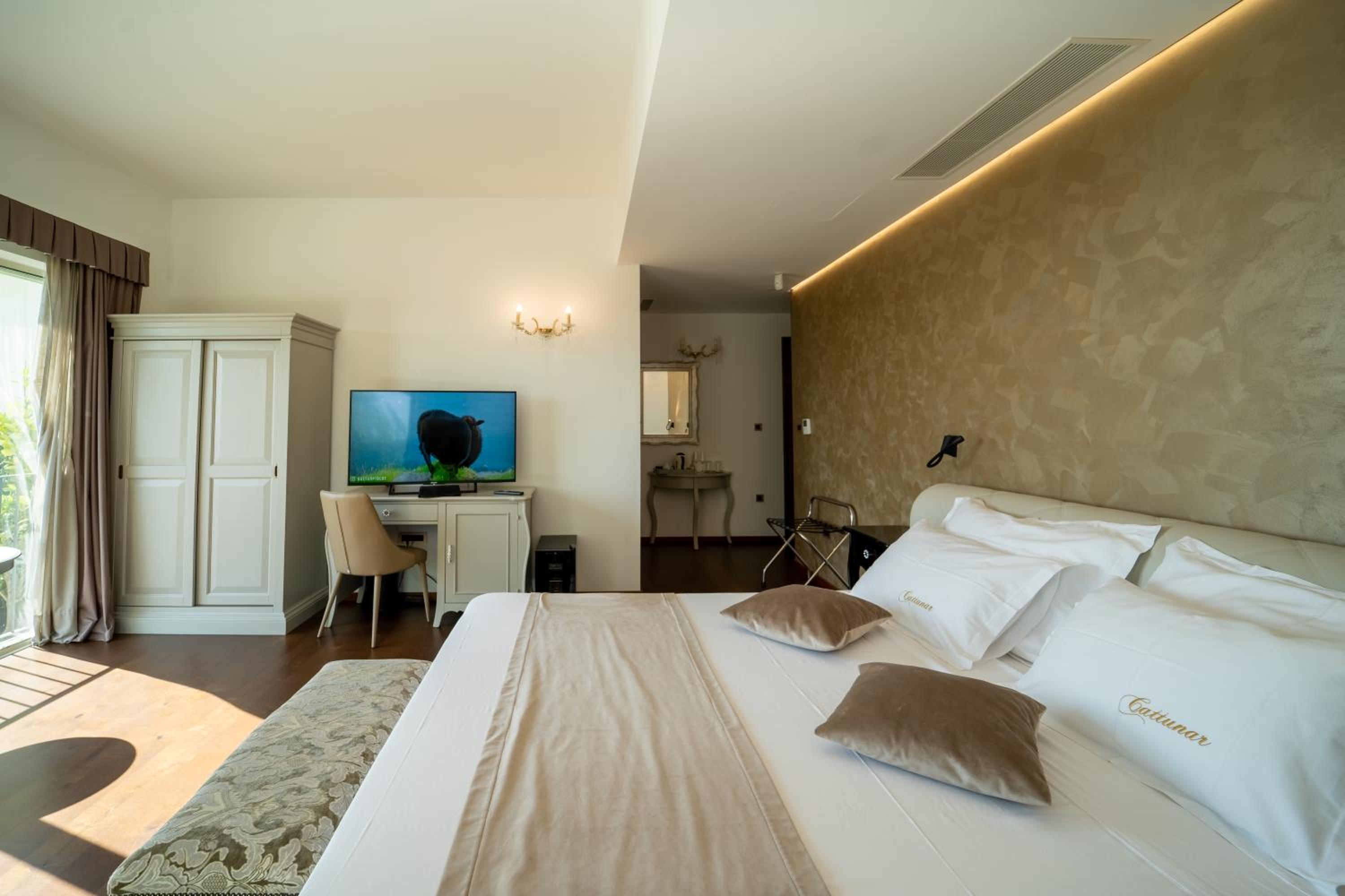 Junior Suite with Balcony
