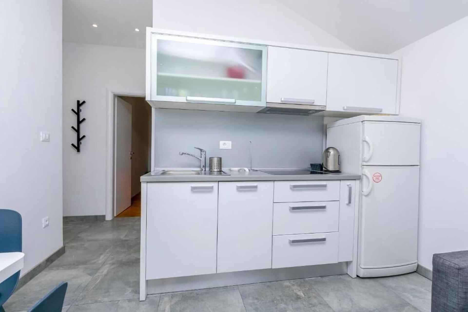 One-Bedroom Apartment with Sea View photo 2