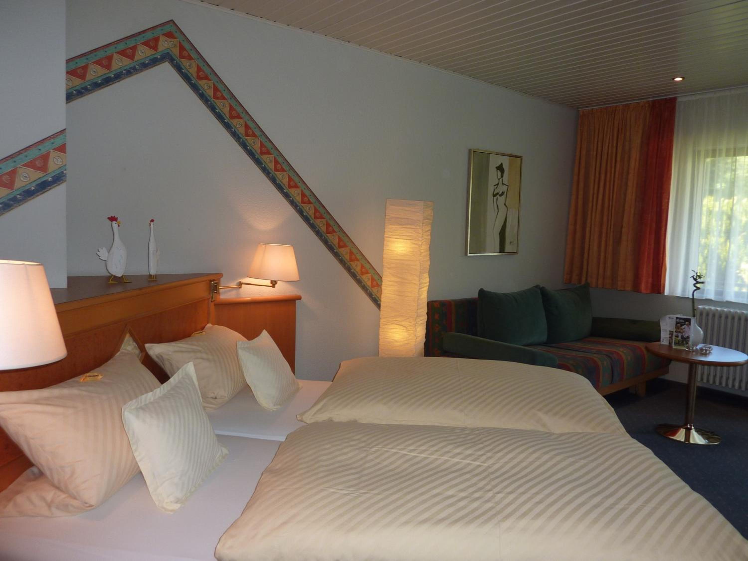 Double Room with Balcony - Photo 5
