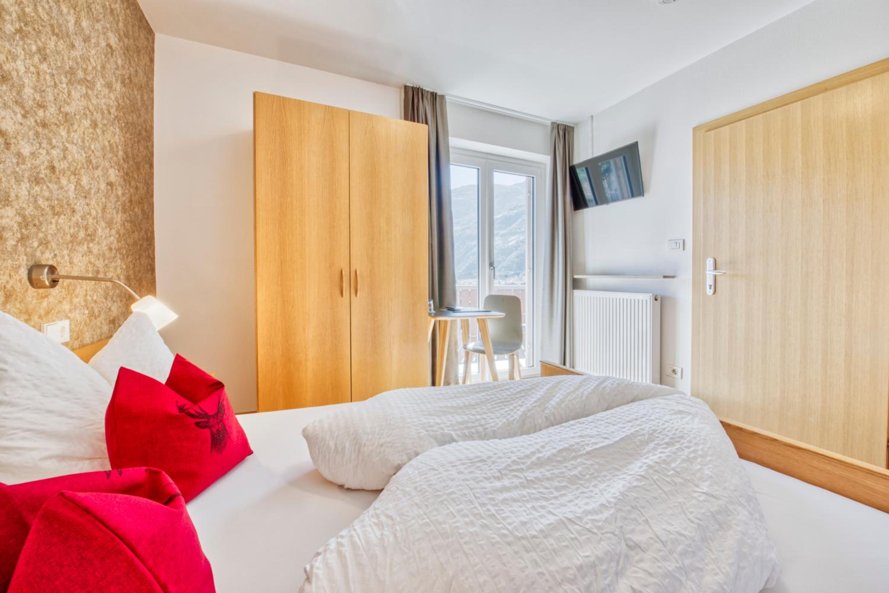 Small Double Room photo 2