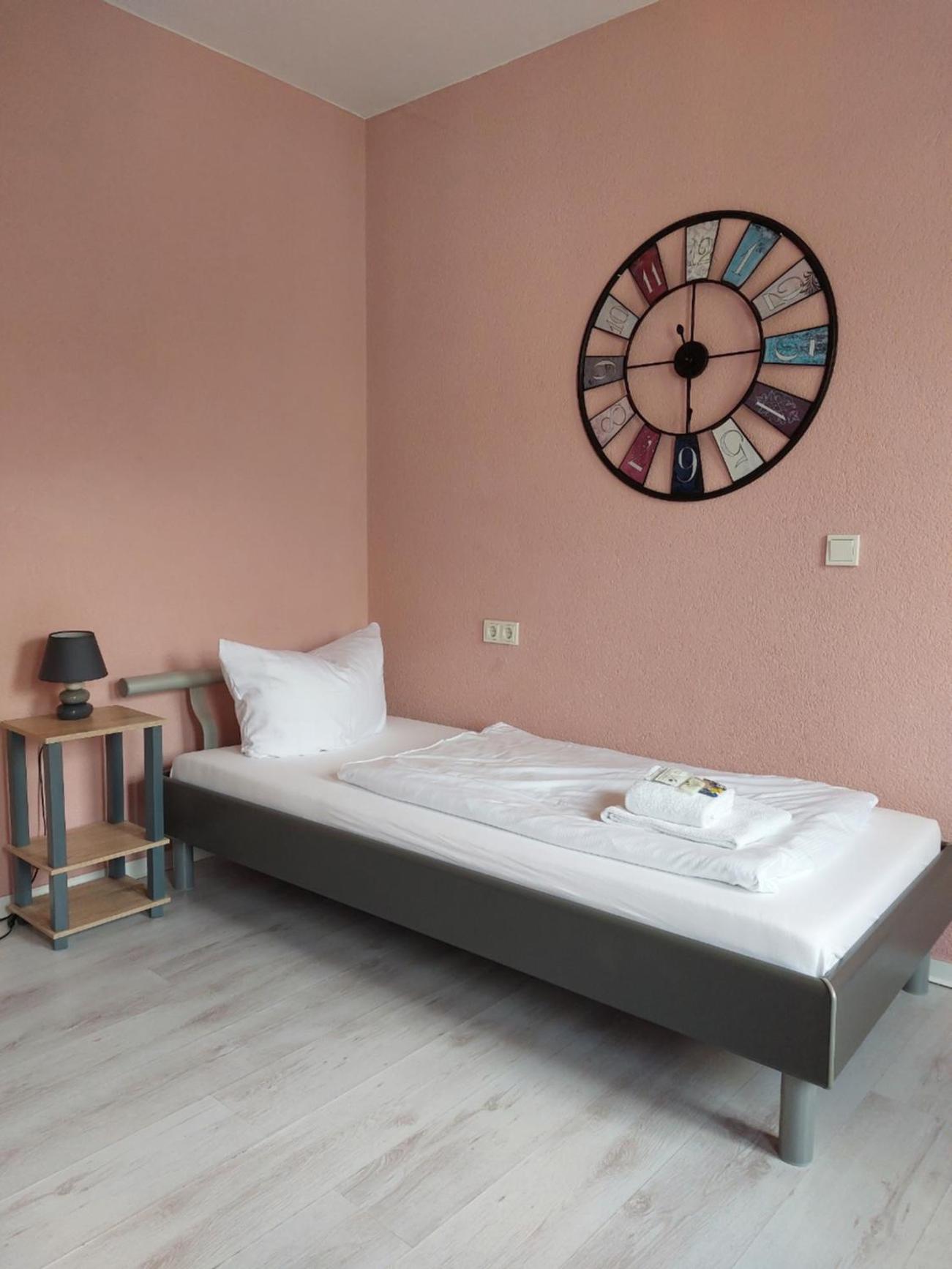 Single Room photo 3