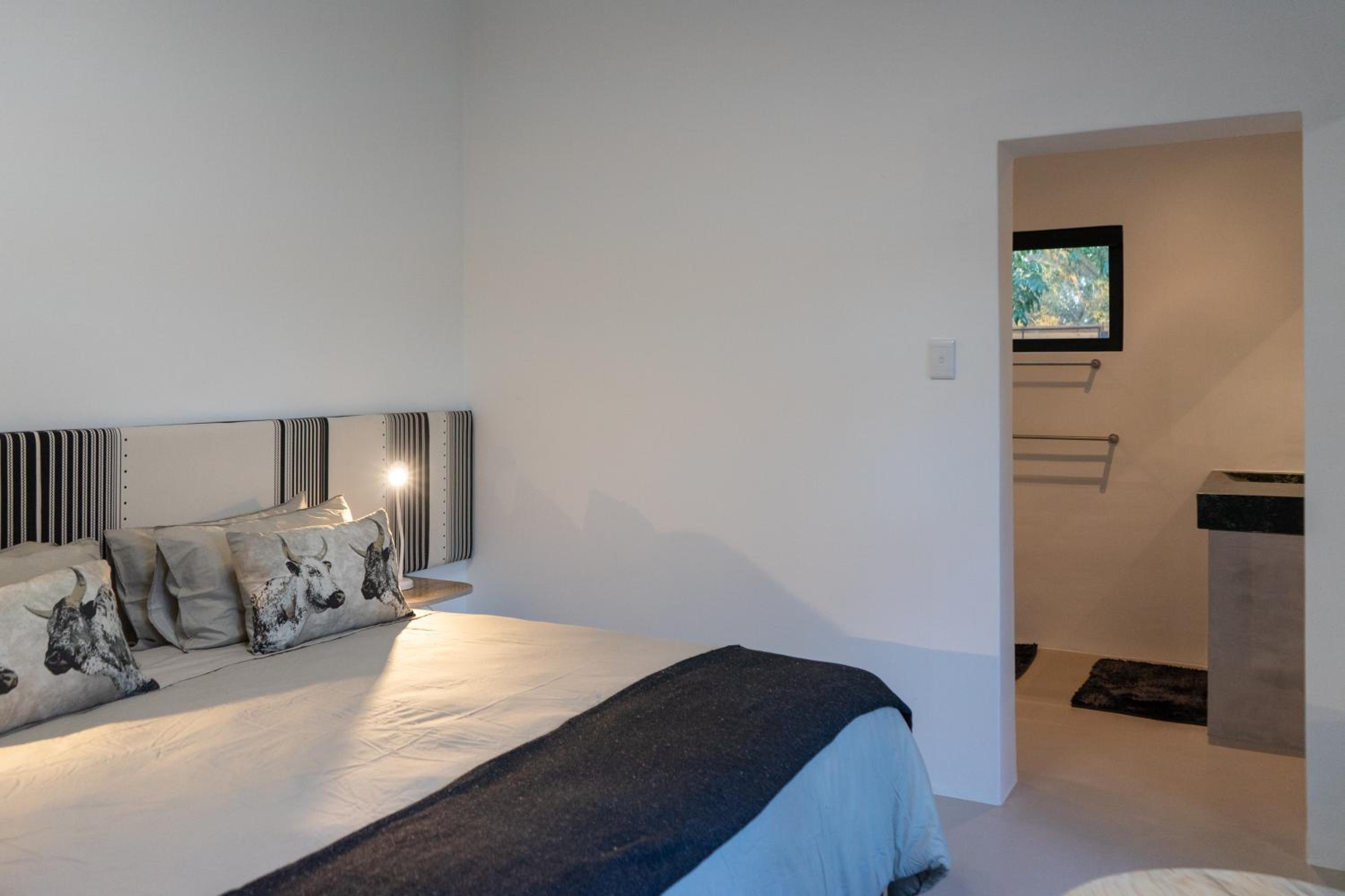 Comfort King Room photo 2
