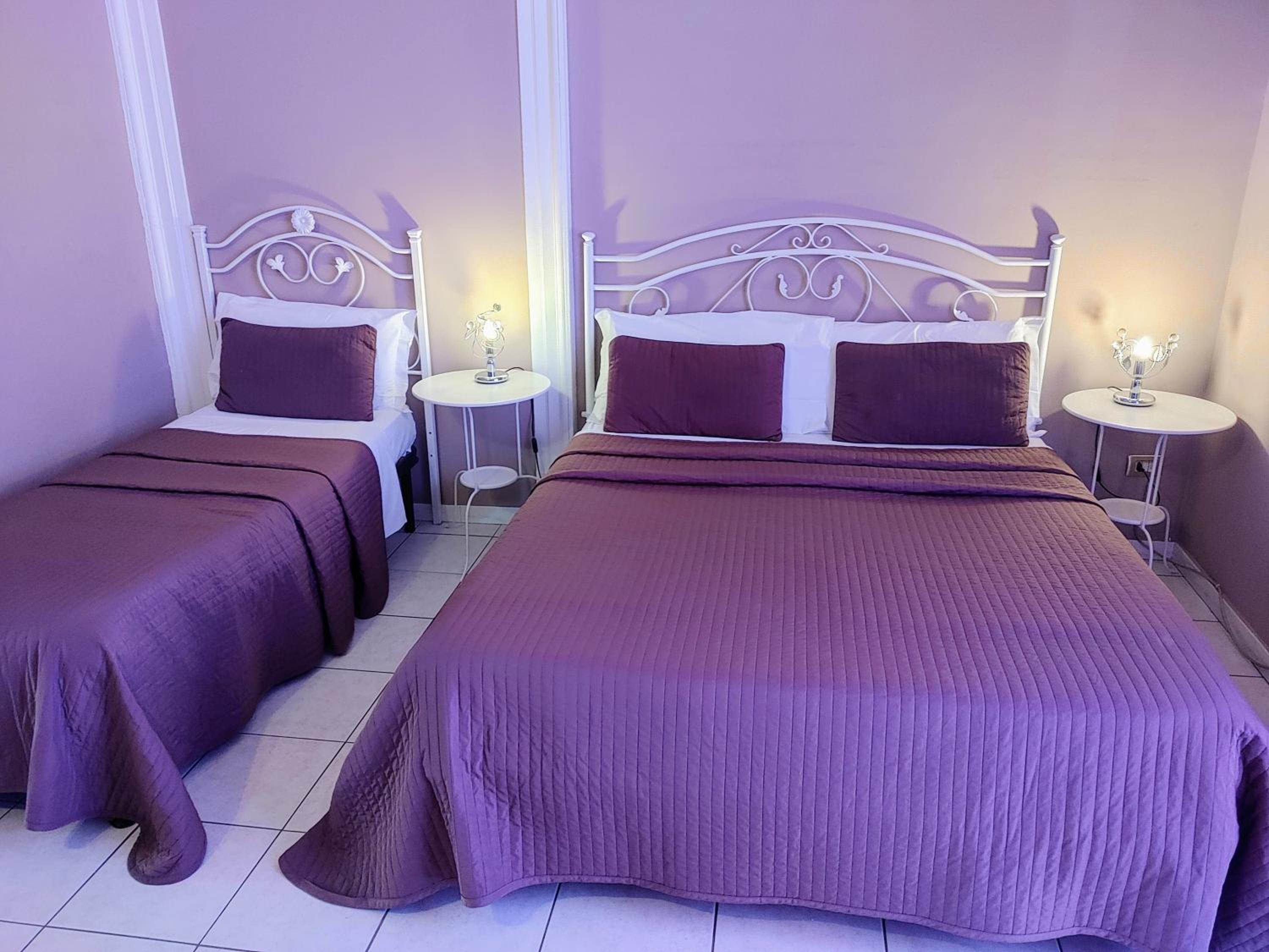Double or Twin Room with Balcony - Photo 1