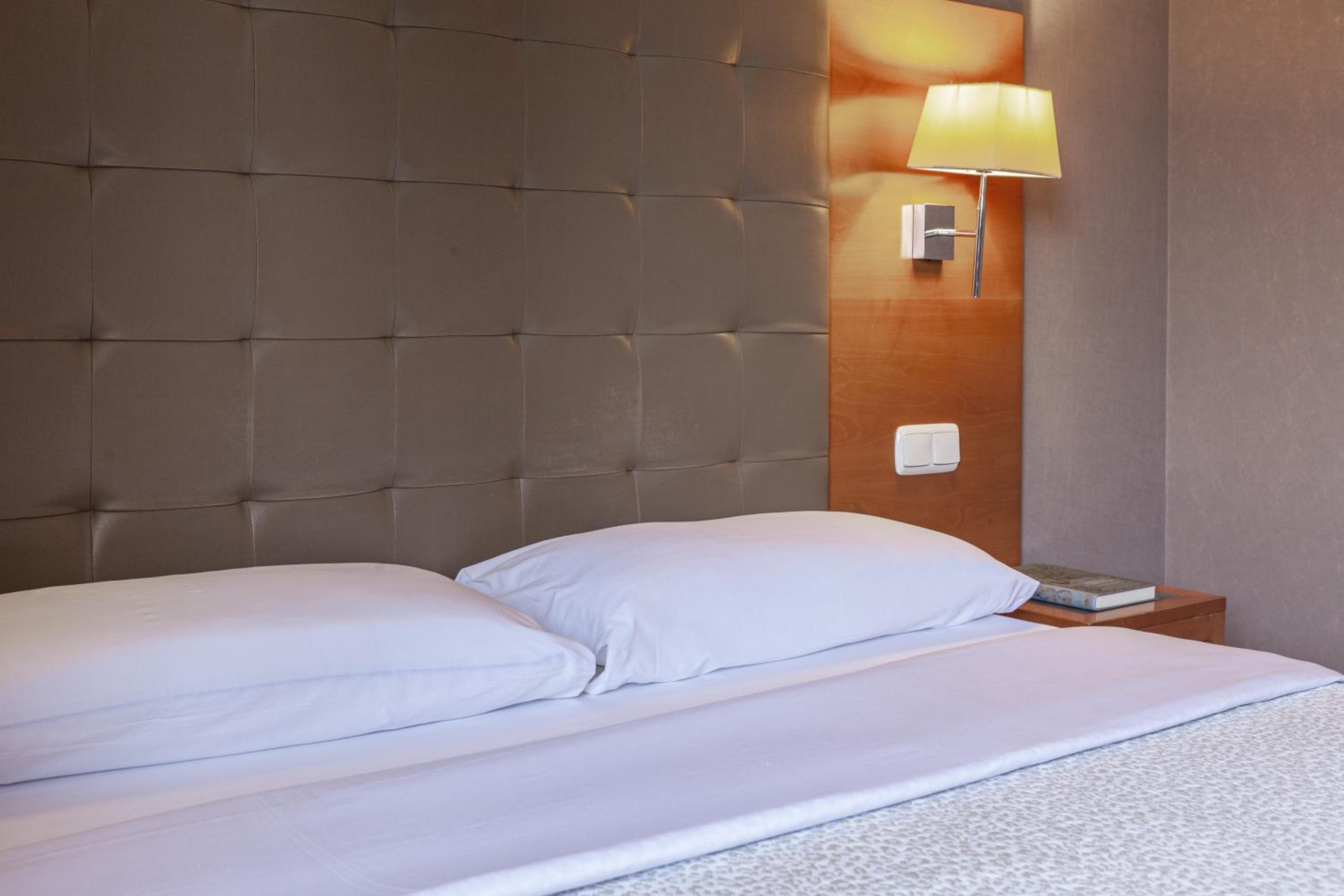 Double or Twin Room - Photo 2