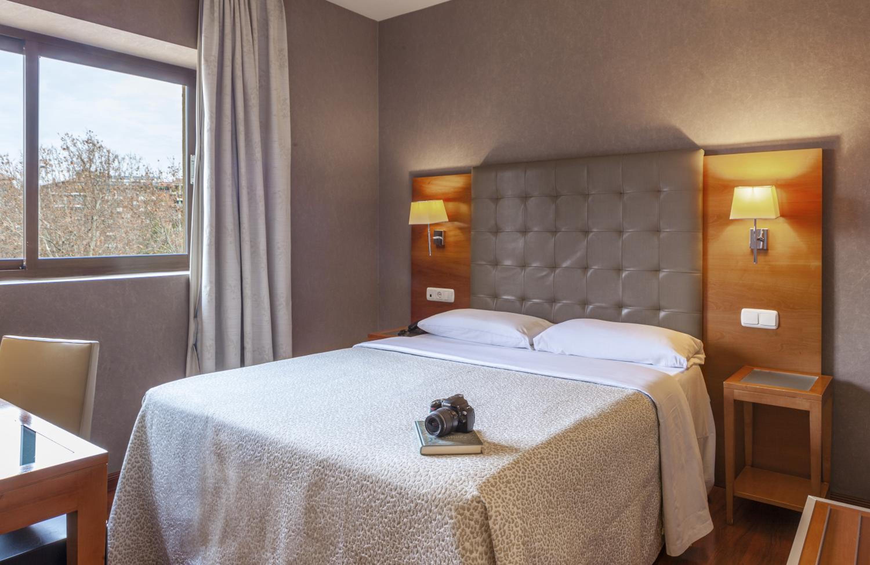 Double or Twin Room - Photo 13