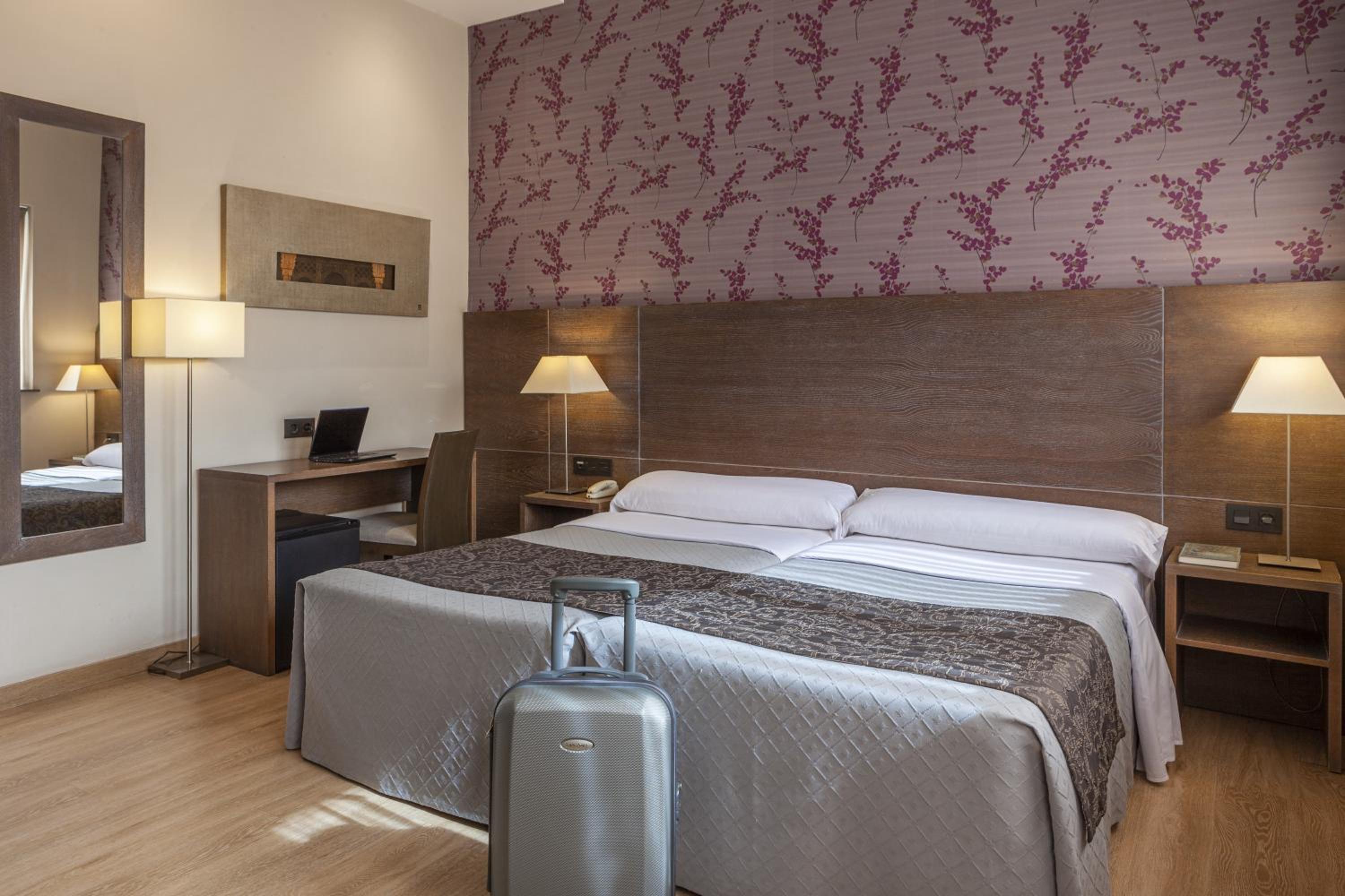 Double or Twin Room - Photo 16