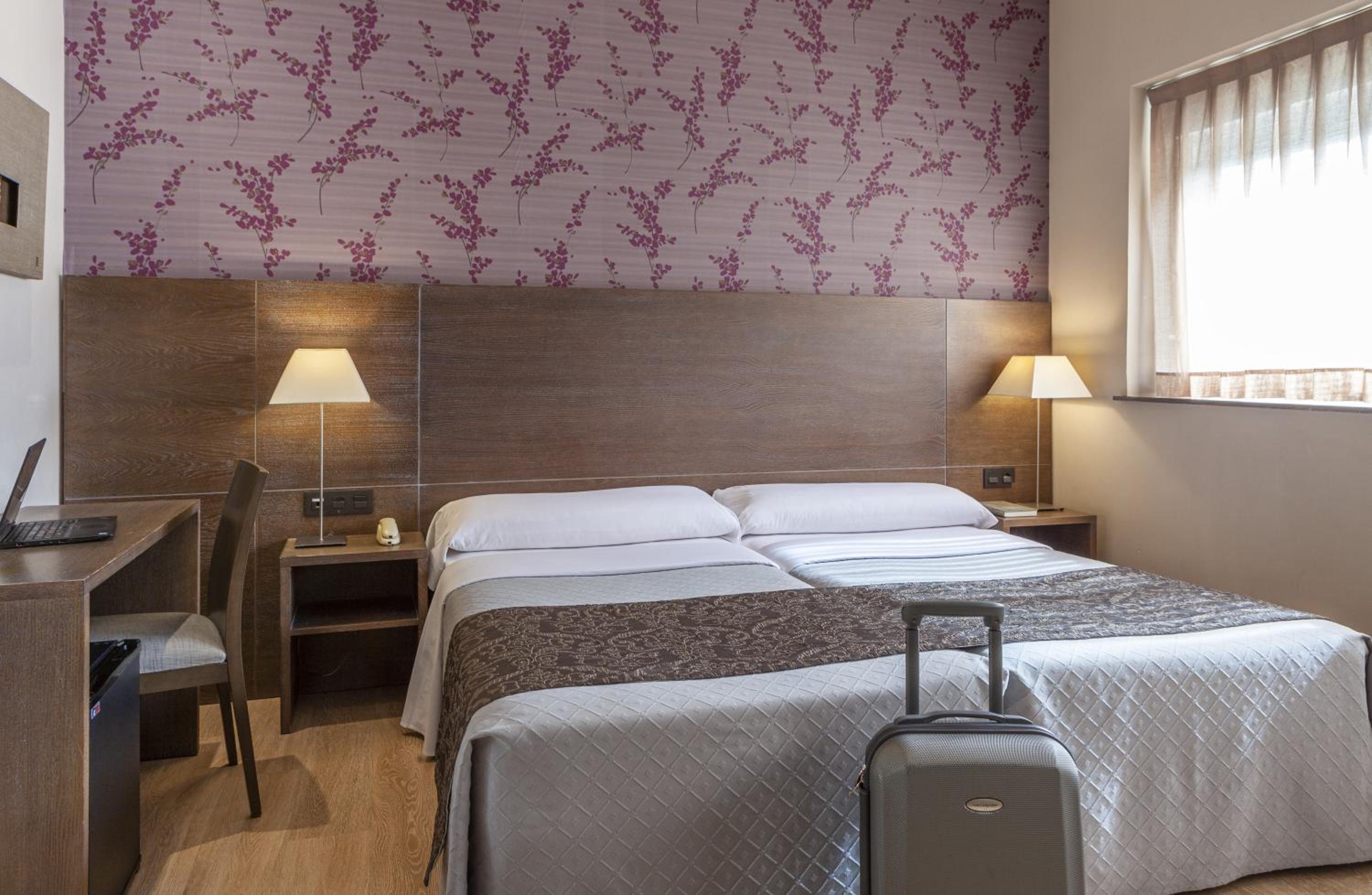Double or Twin Room - Photo 15